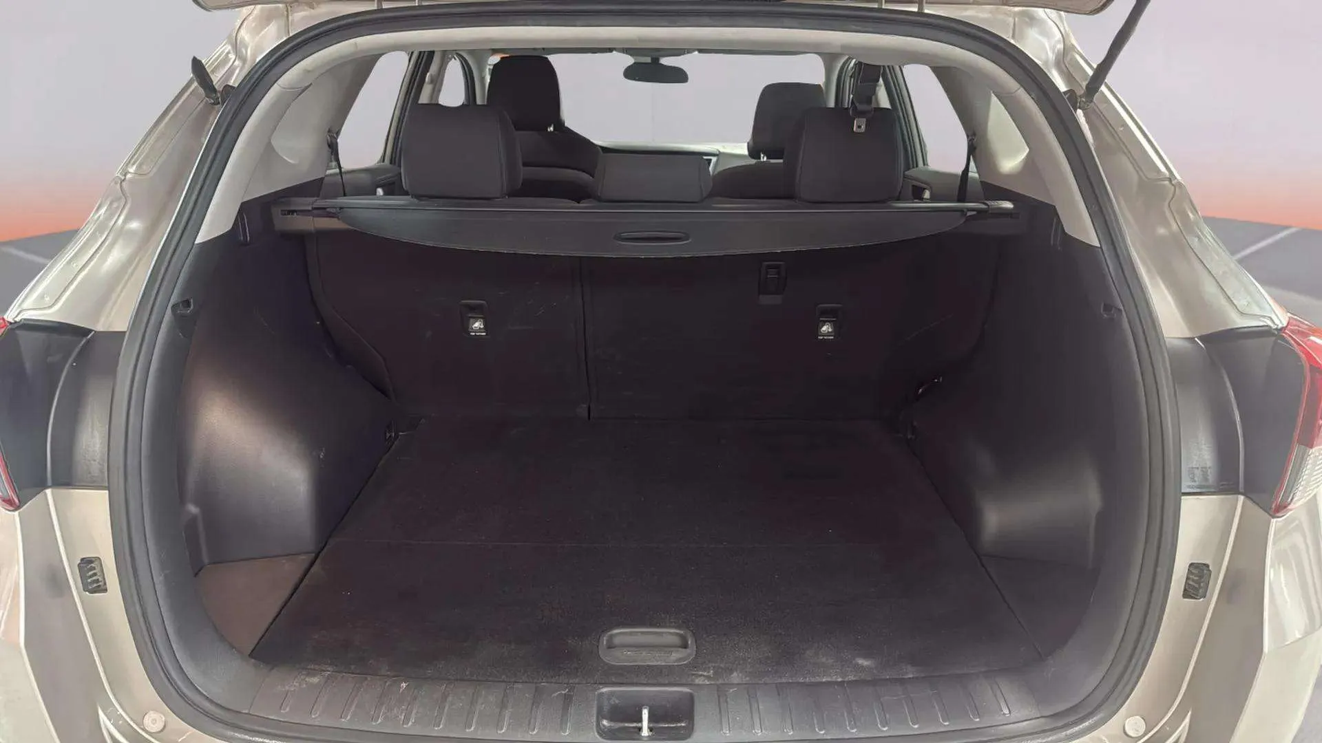 Hyundai Tucson 1.6 GDi BlueDrive Essence 4x2 - foto 16