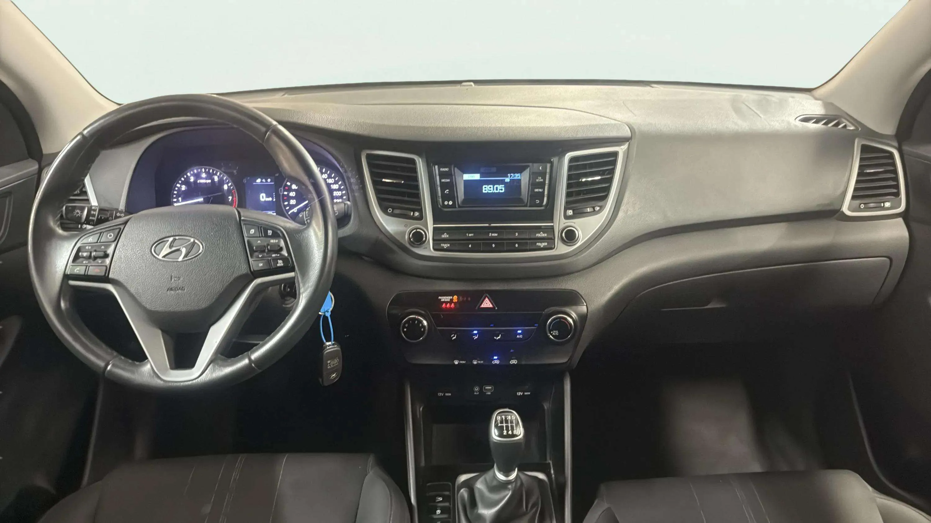 Hyundai Tucson 1.6 GDi BlueDrive Essence 4x2 - foto 9