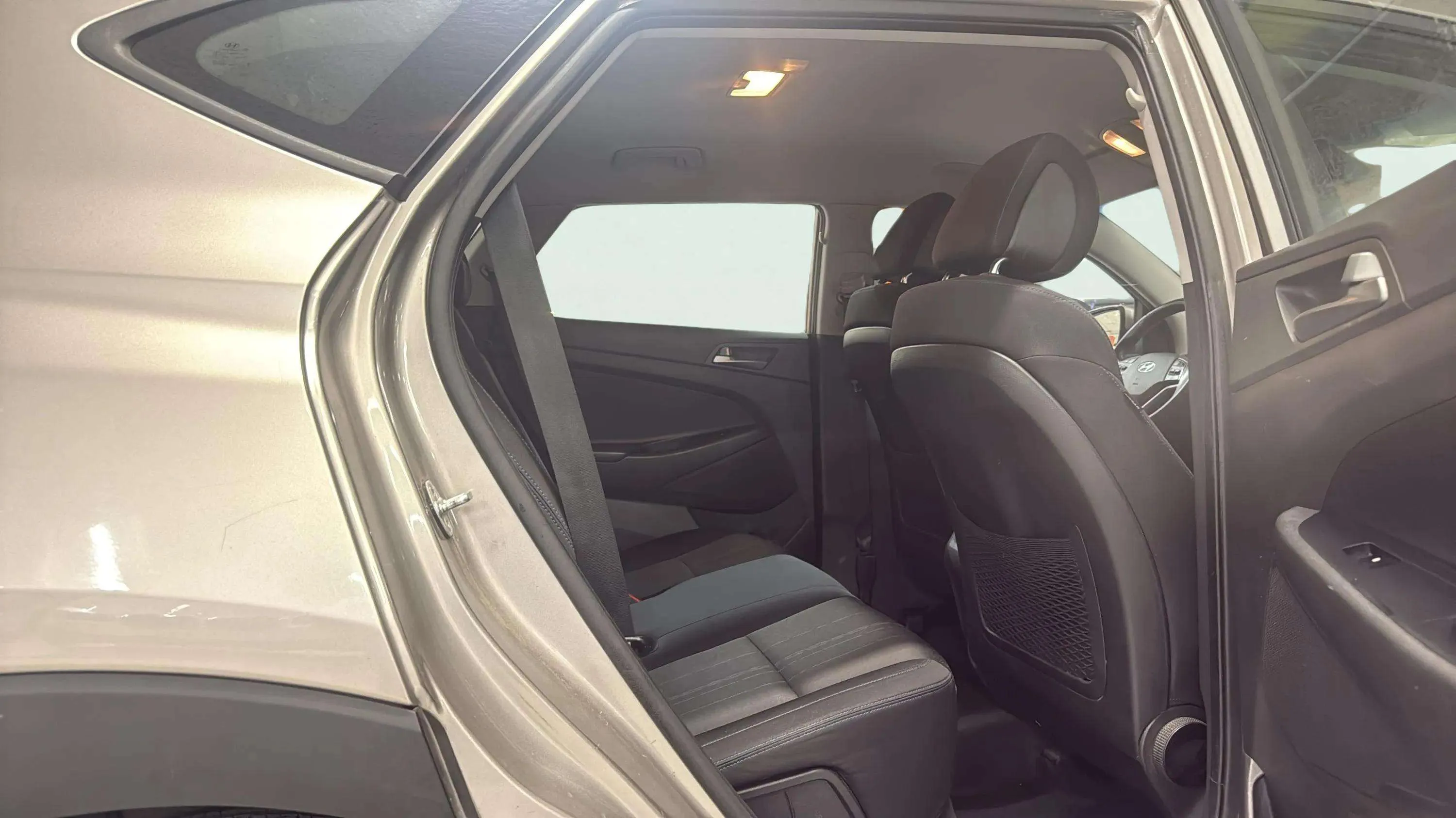 Hyundai Tucson 1.6 GDi BlueDrive Essence 4x2 - foto 15