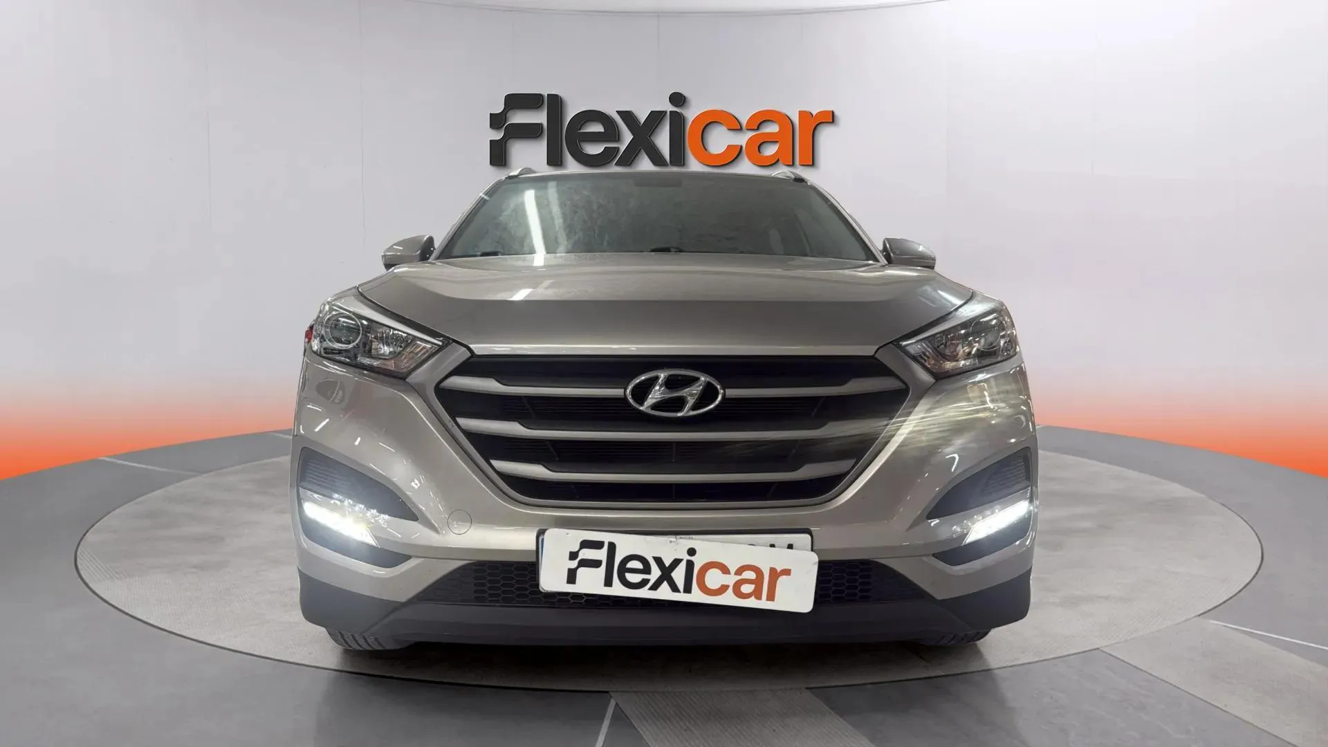 Hyundai Tucson 1.6 GDi BlueDrive Essence 4x2 - foto 8
