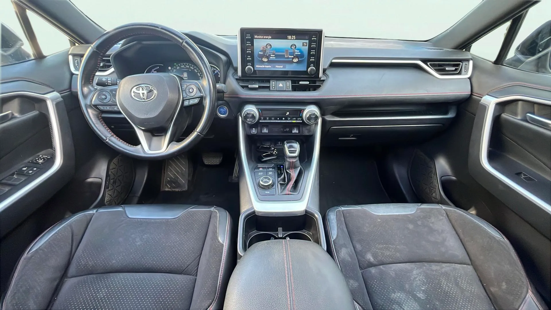 Toyota RAV4 2.5l PLUG-IN 300PH (e-CVT) Advance - foto 13