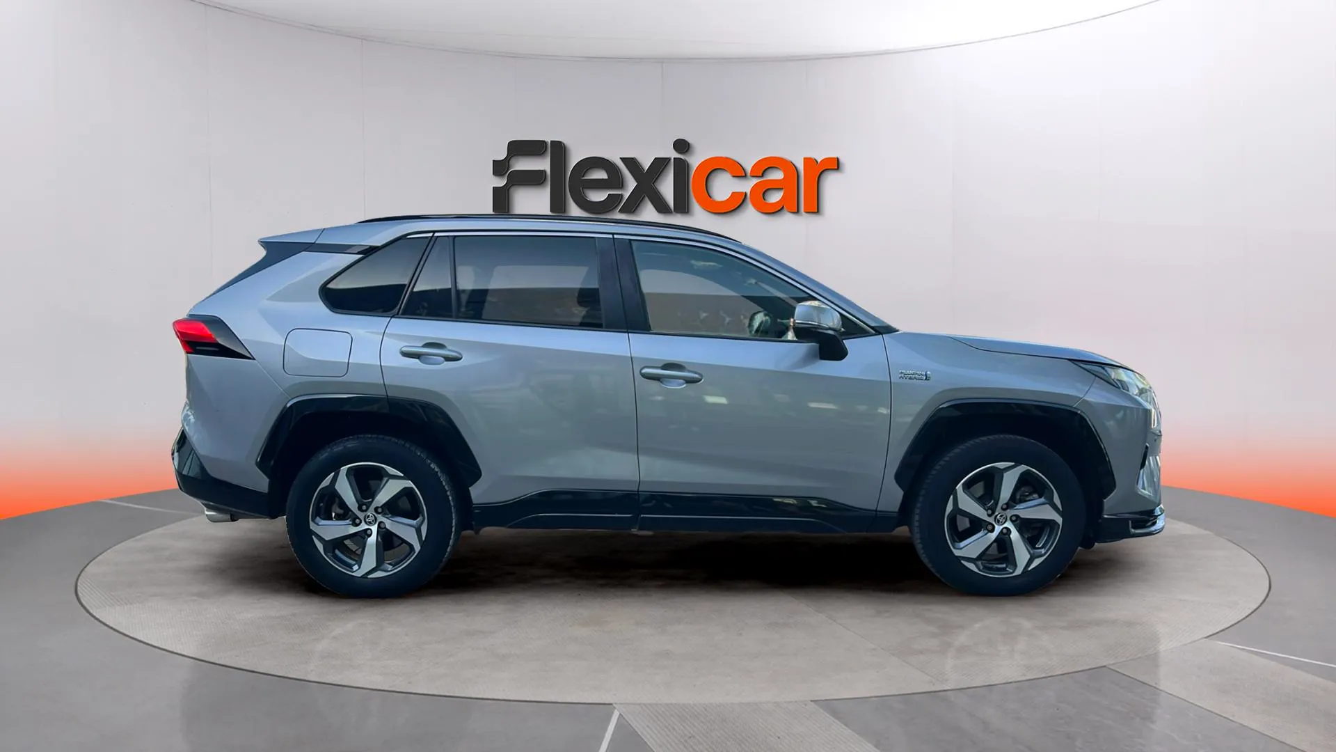 Toyota RAV4 2.5l PLUG-IN 300PH (e-CVT) Advance - foto 3
