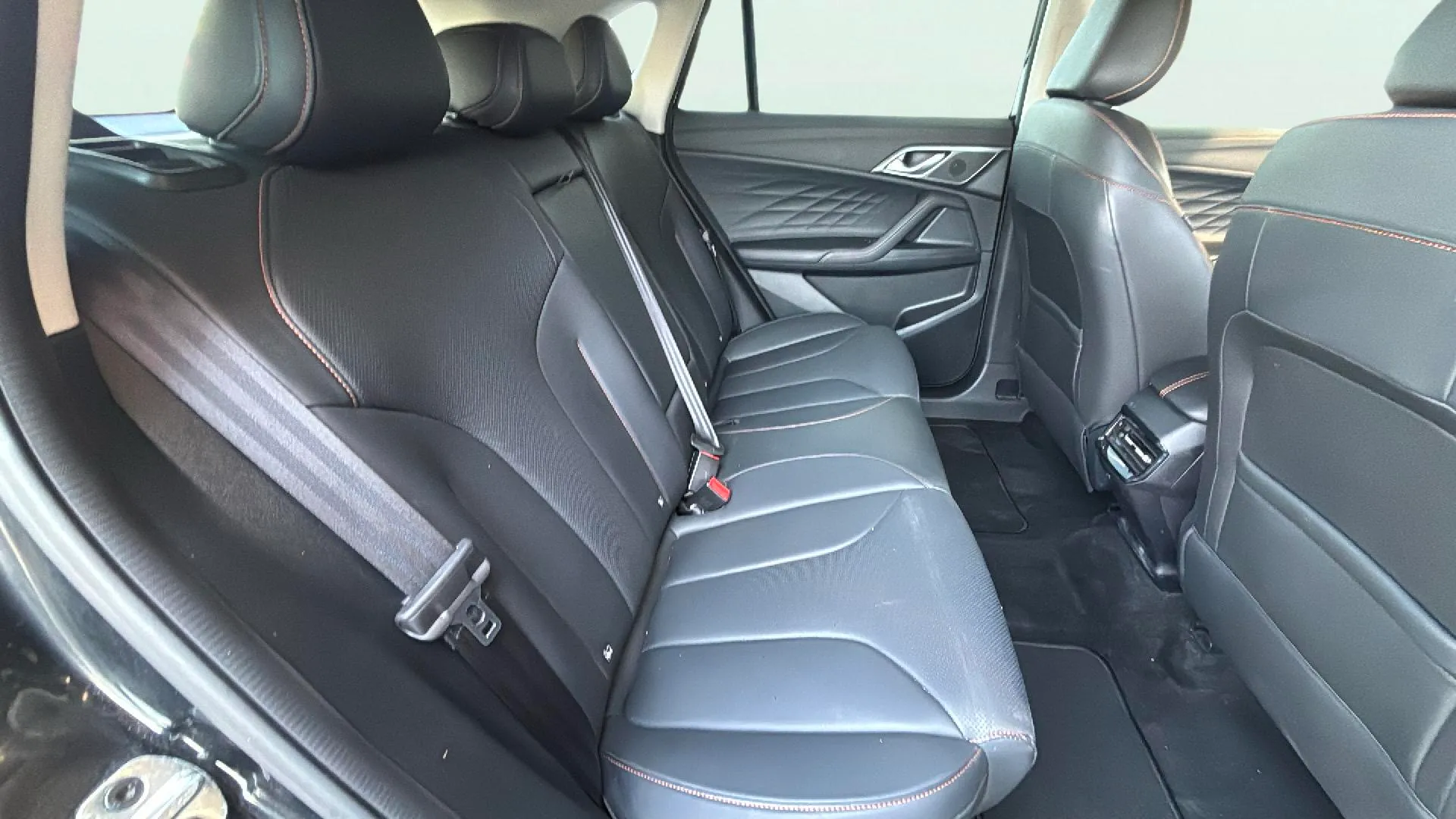MG HS 1.5T Luxury DCT - foto 16