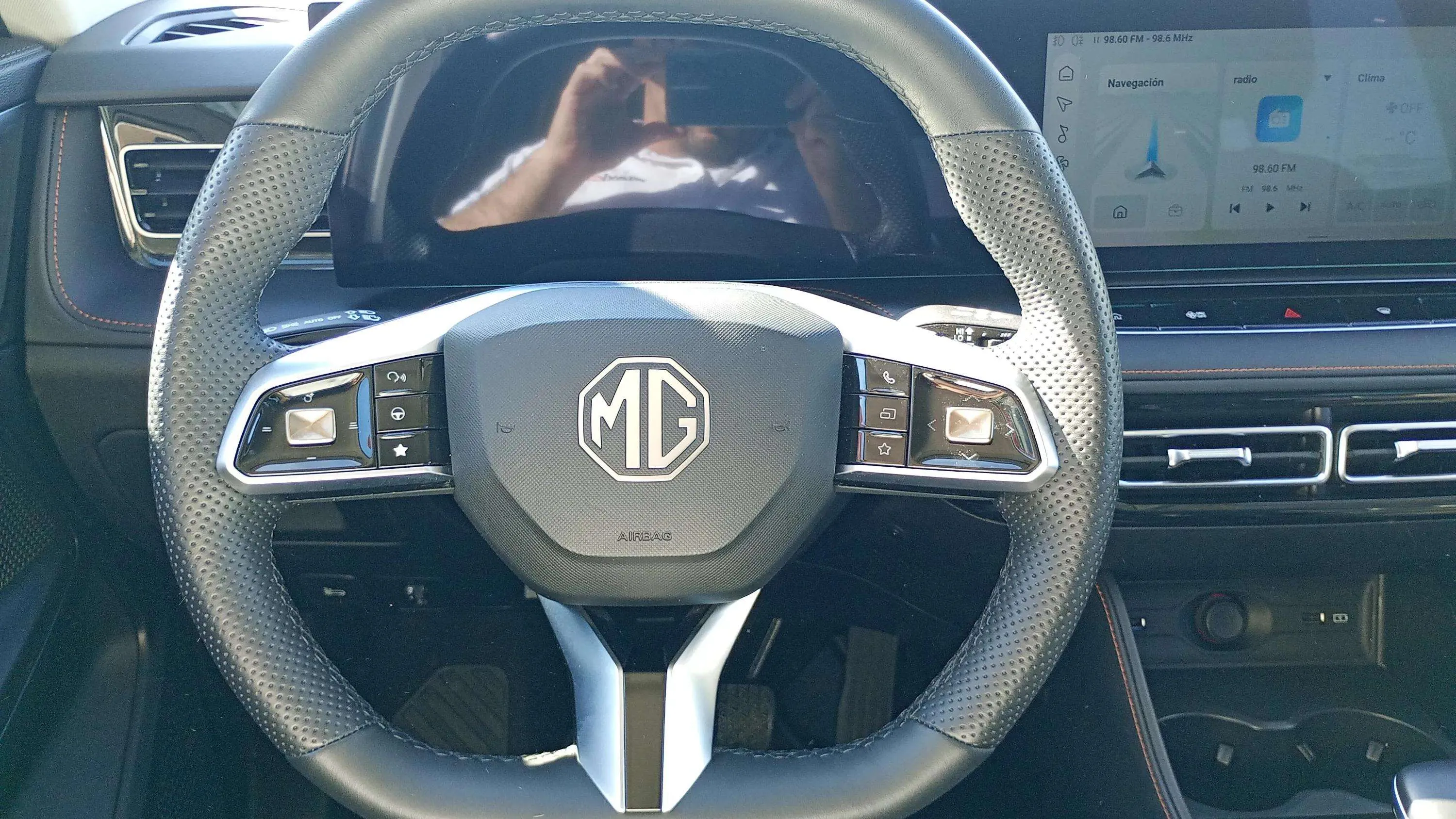 MG HS 1.5T Luxury DCT - foto 8