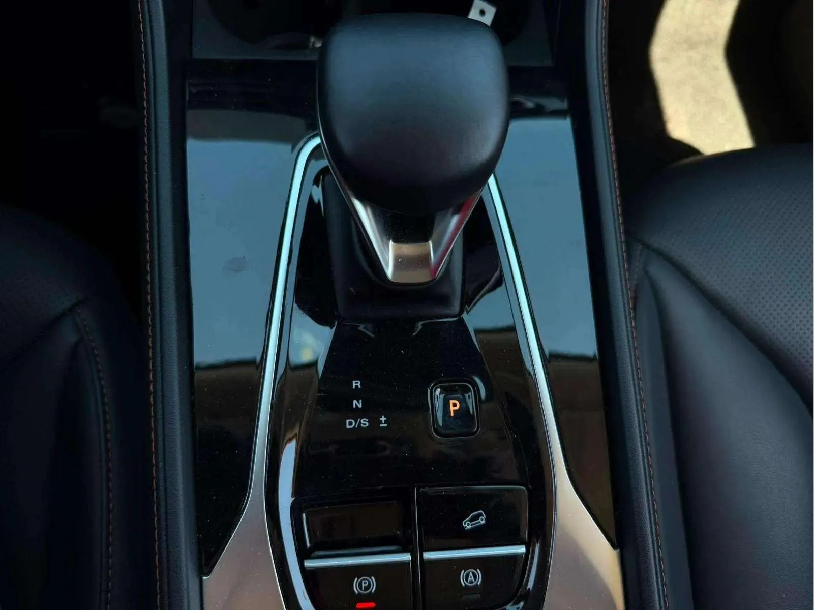 MG HS 1.5T Luxury DCT - foto 15
