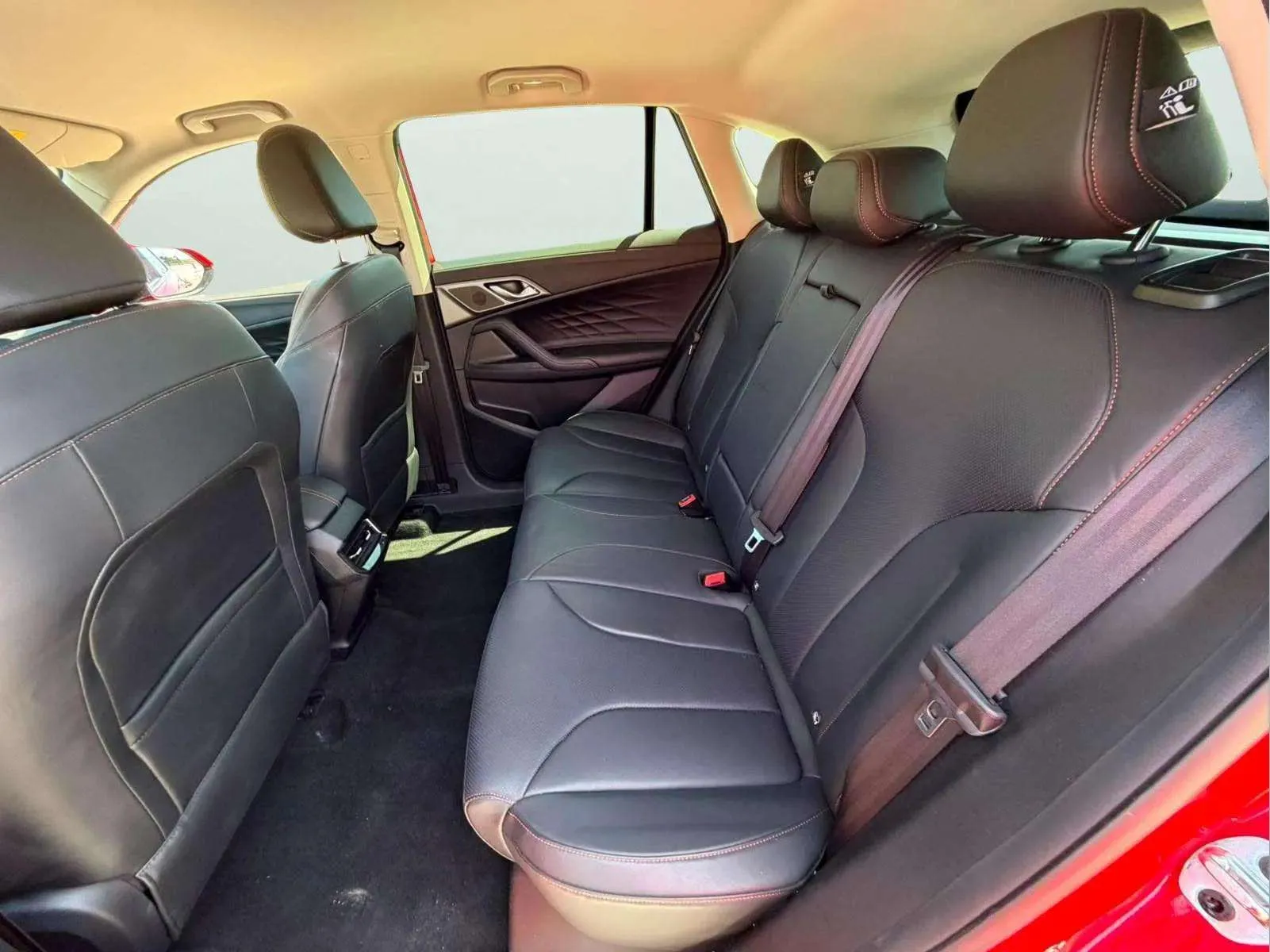 MG HS 1.5T Luxury DCT - foto 11