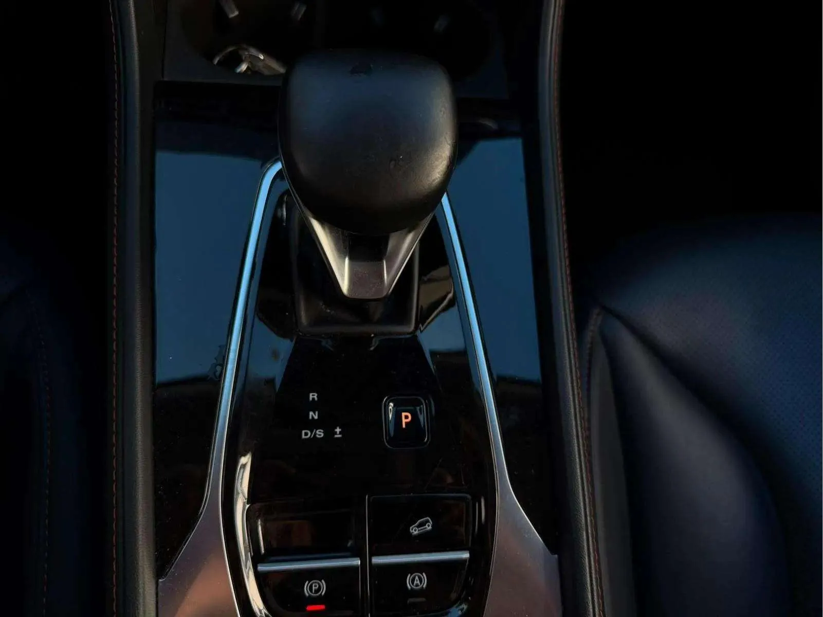 MG HS 1.5T Luxury DCT - foto 10