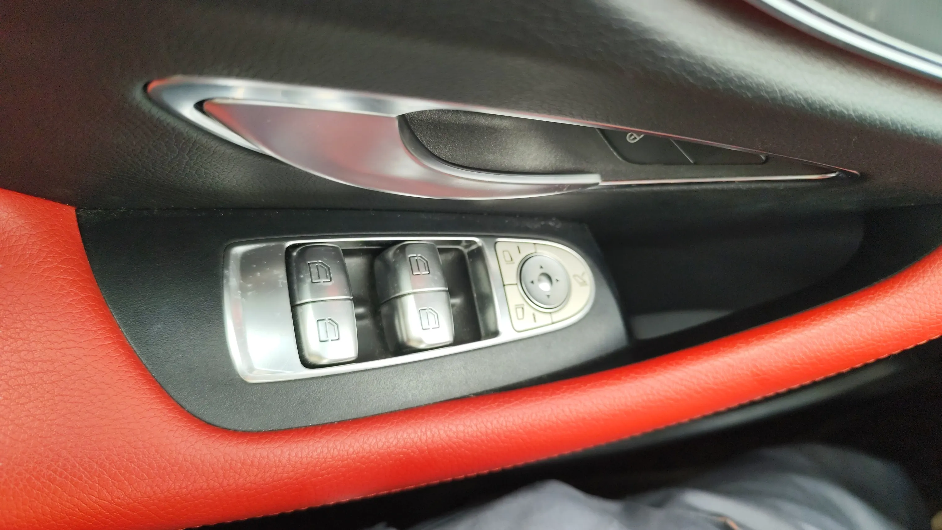 Mercedes-Benz Clase E Coupé E 220 d 4MATIC - foto 18