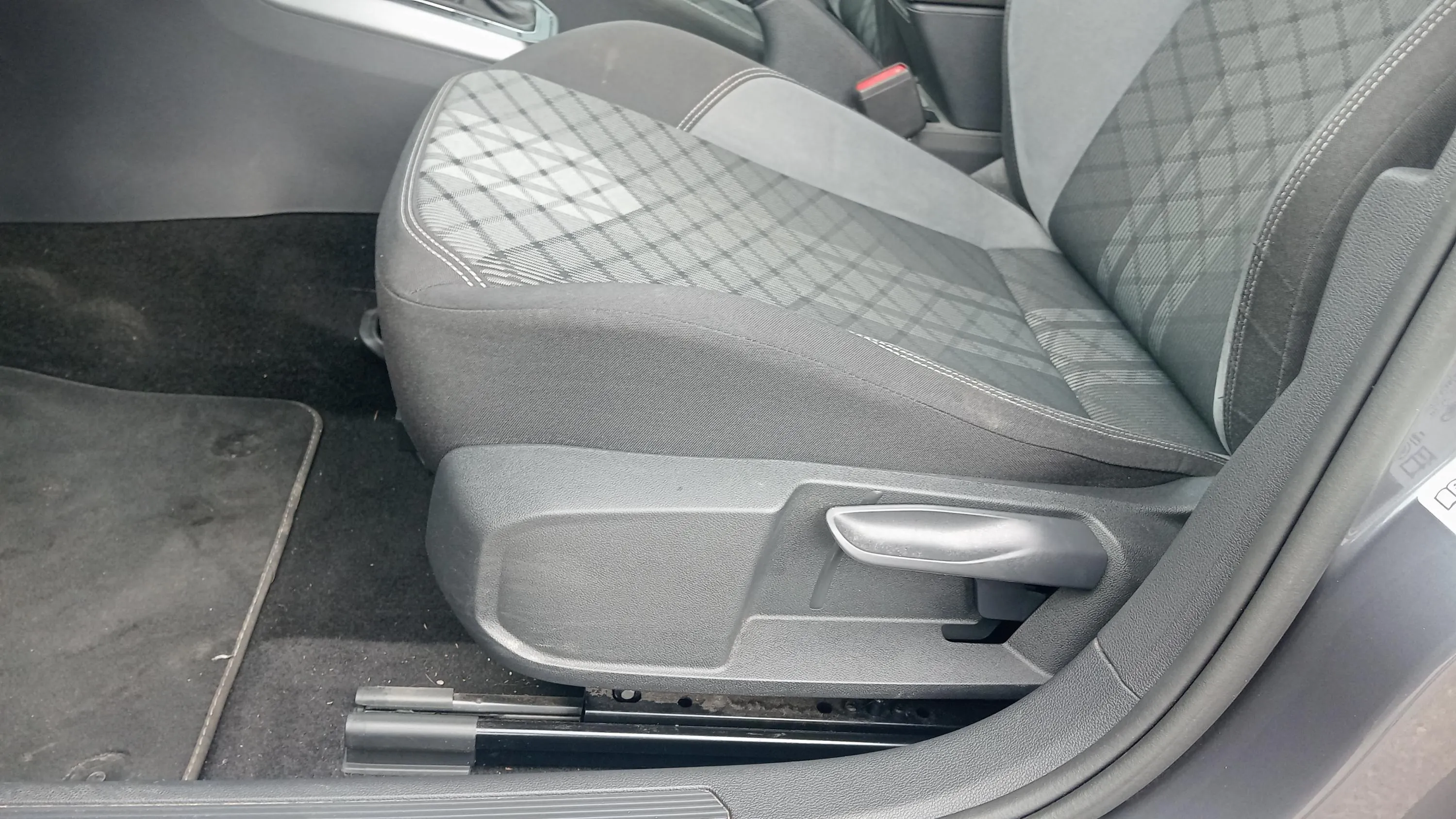 Volkswagen Polo R-Line 1.0 TSI DSG - foto 25