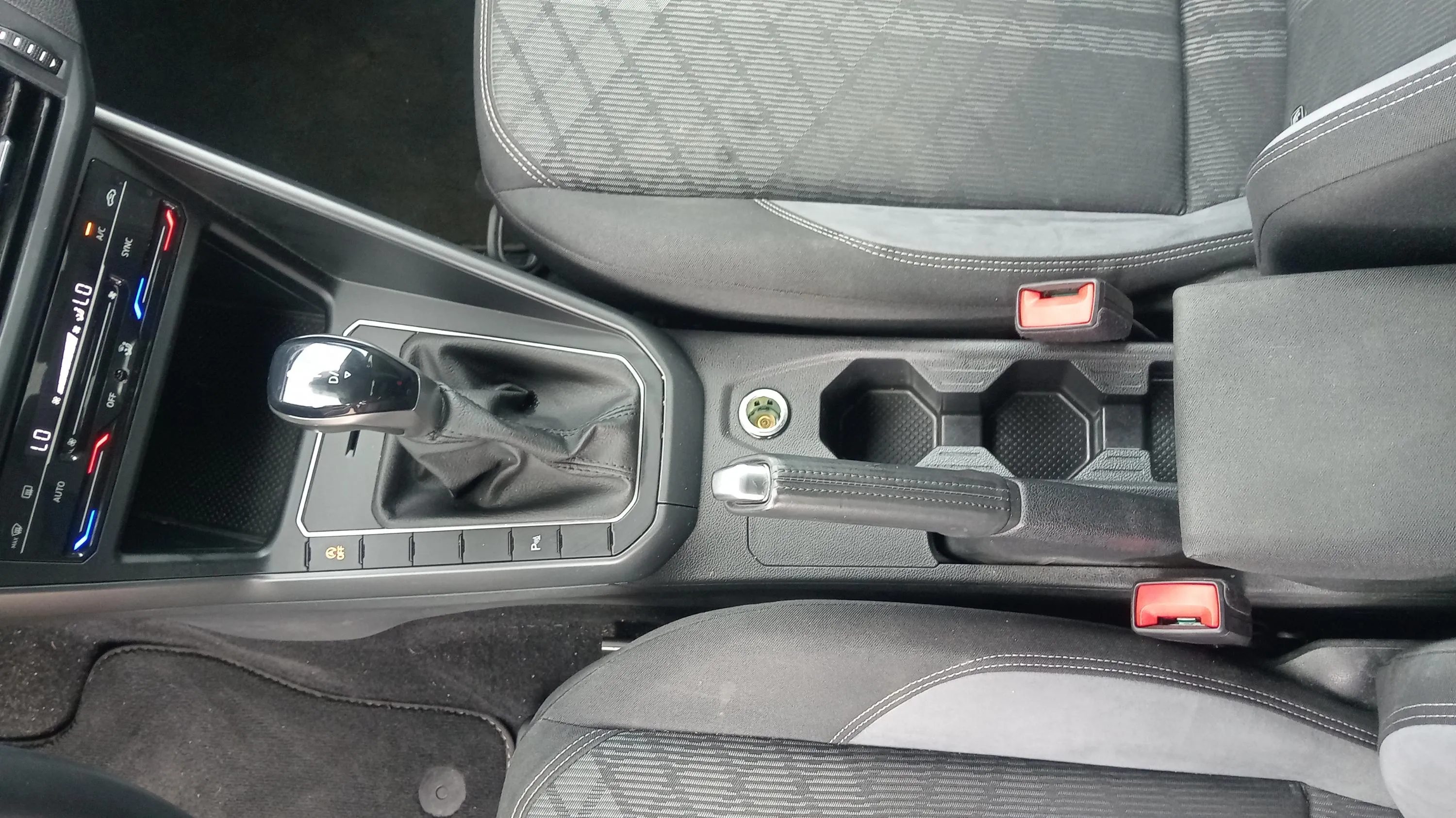 Volkswagen Polo R-Line 1.0 TSI DSG - foto 26