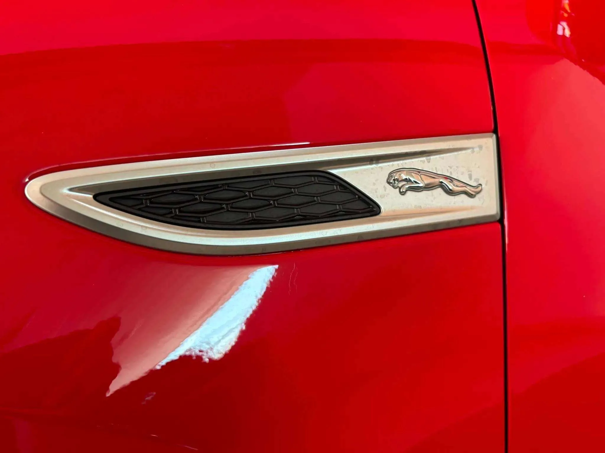 Jaguar E-Pace 2.0D S - foto 12