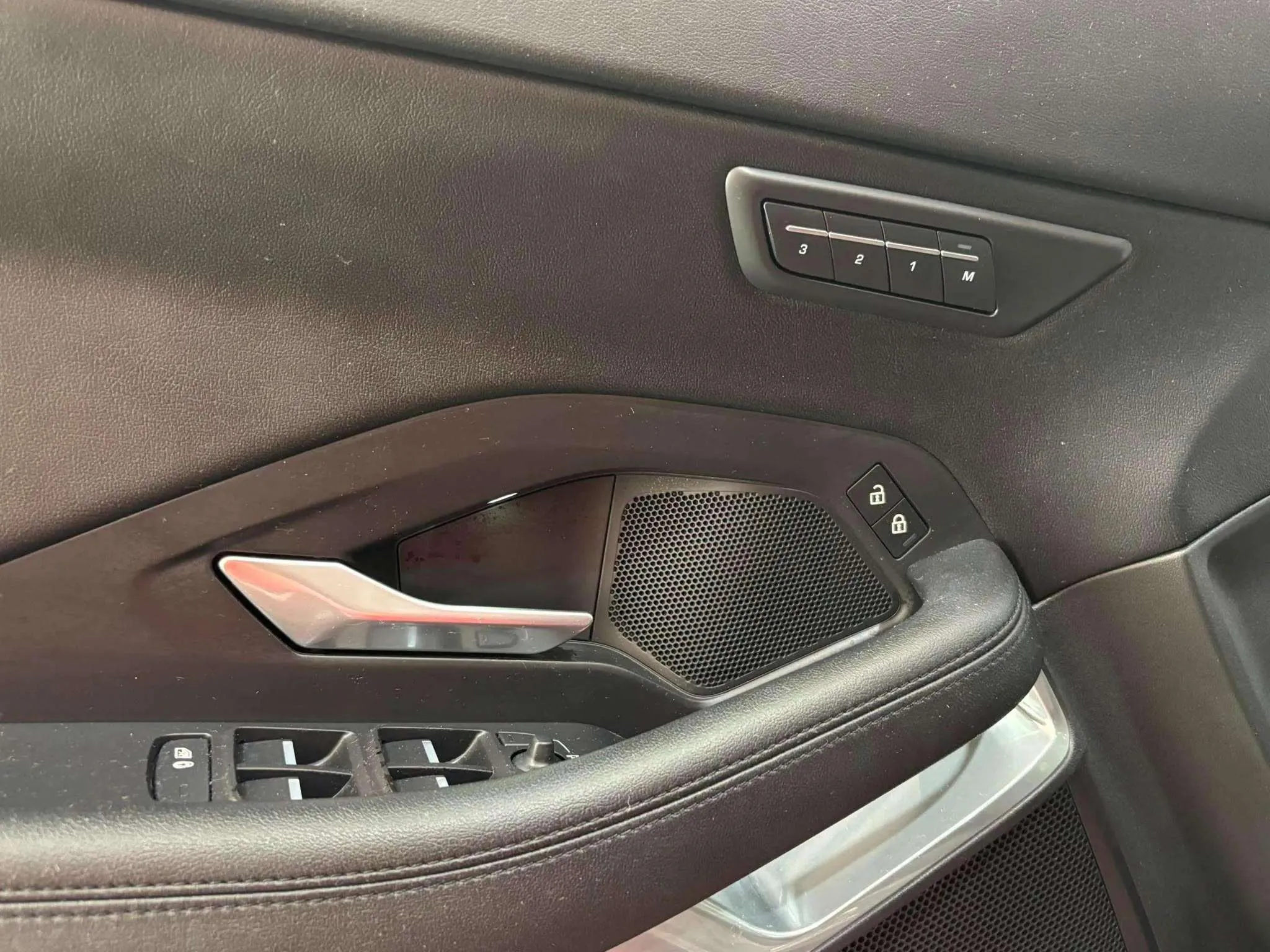 Jaguar E-Pace 2.0D S - foto 15