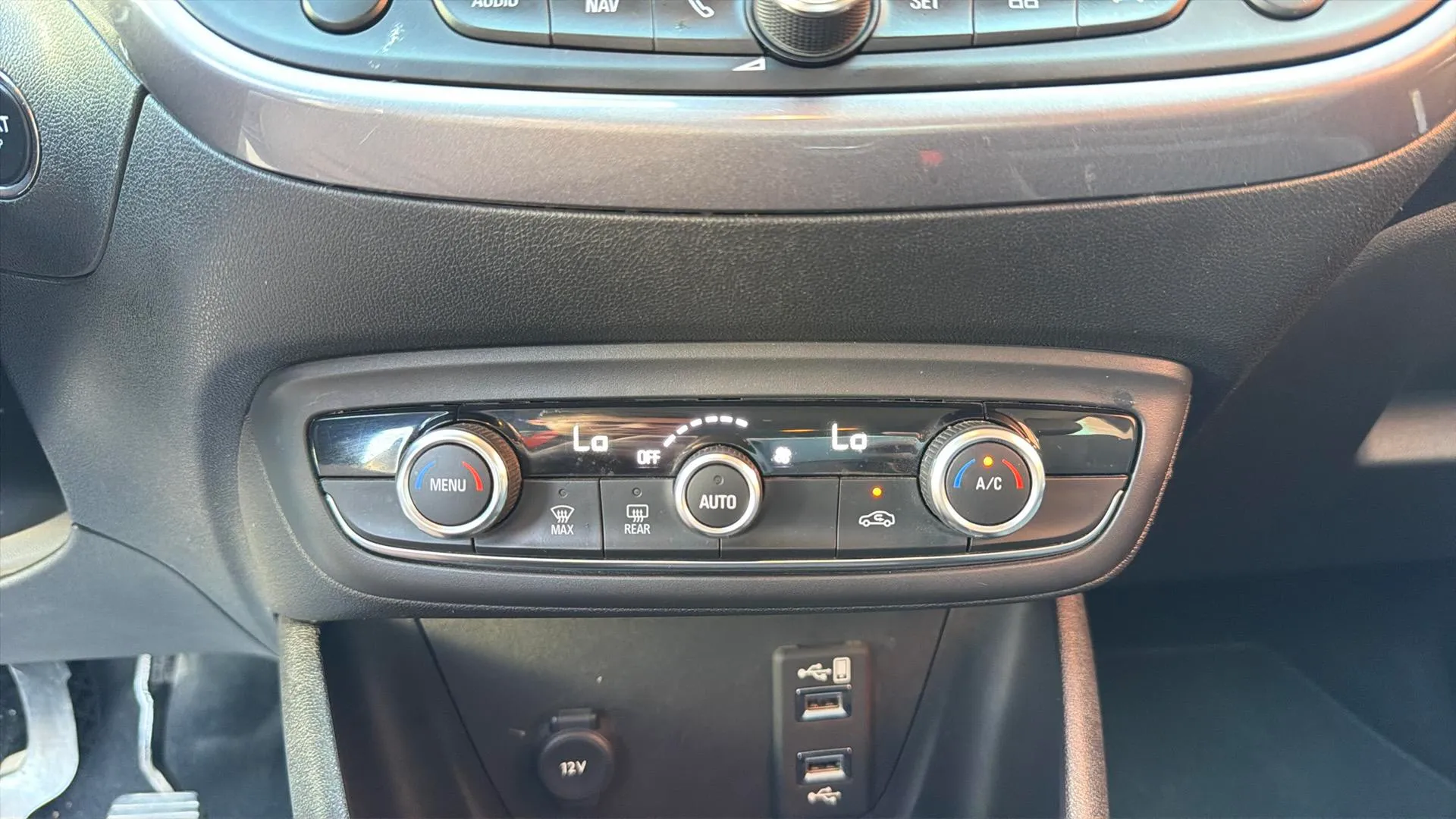 Opel Crossland 1.2T Excellence - foto 16