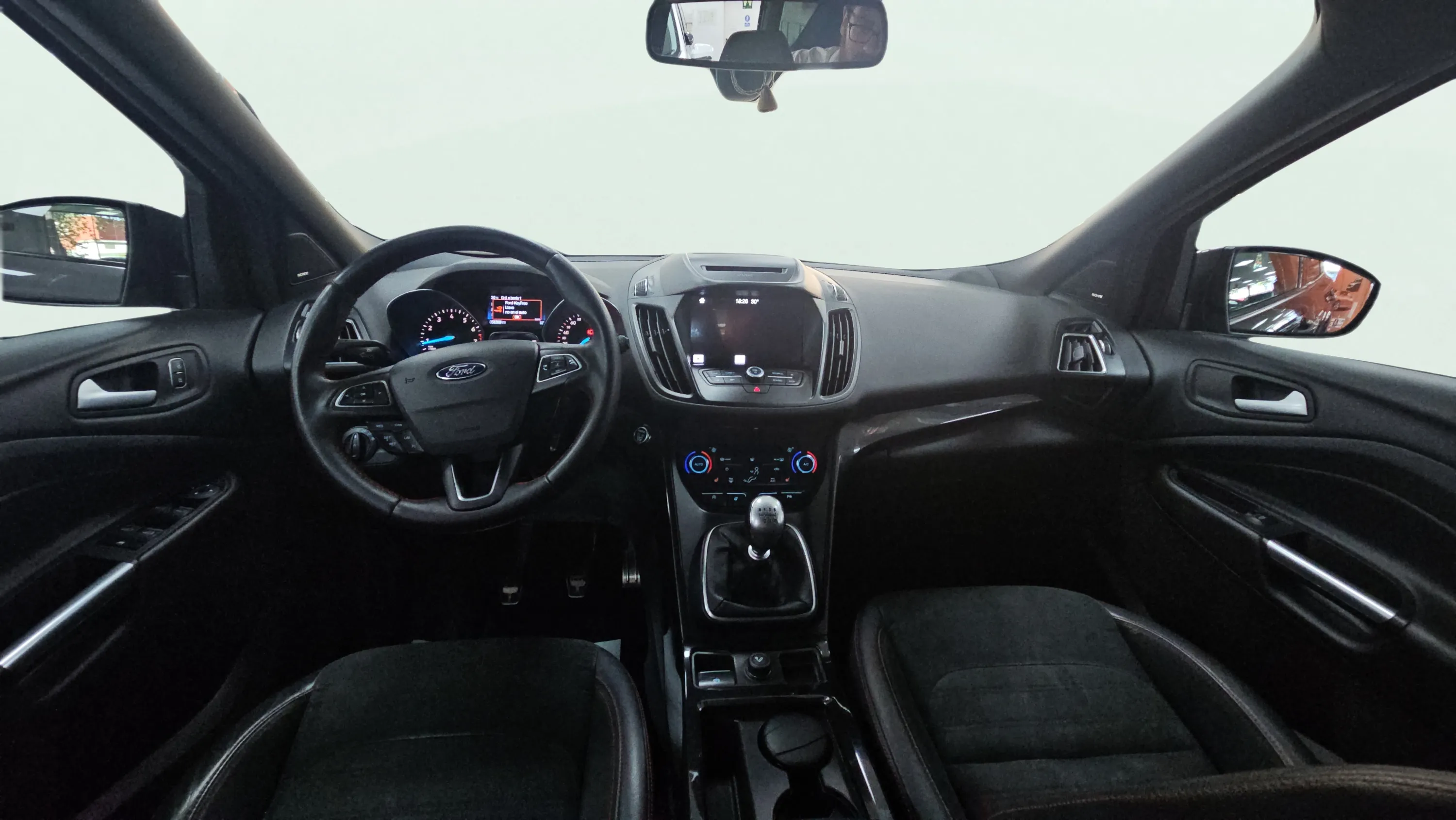 Ford Kuga 1.5 EcoBoost 4x2 ST-Line - foto 9