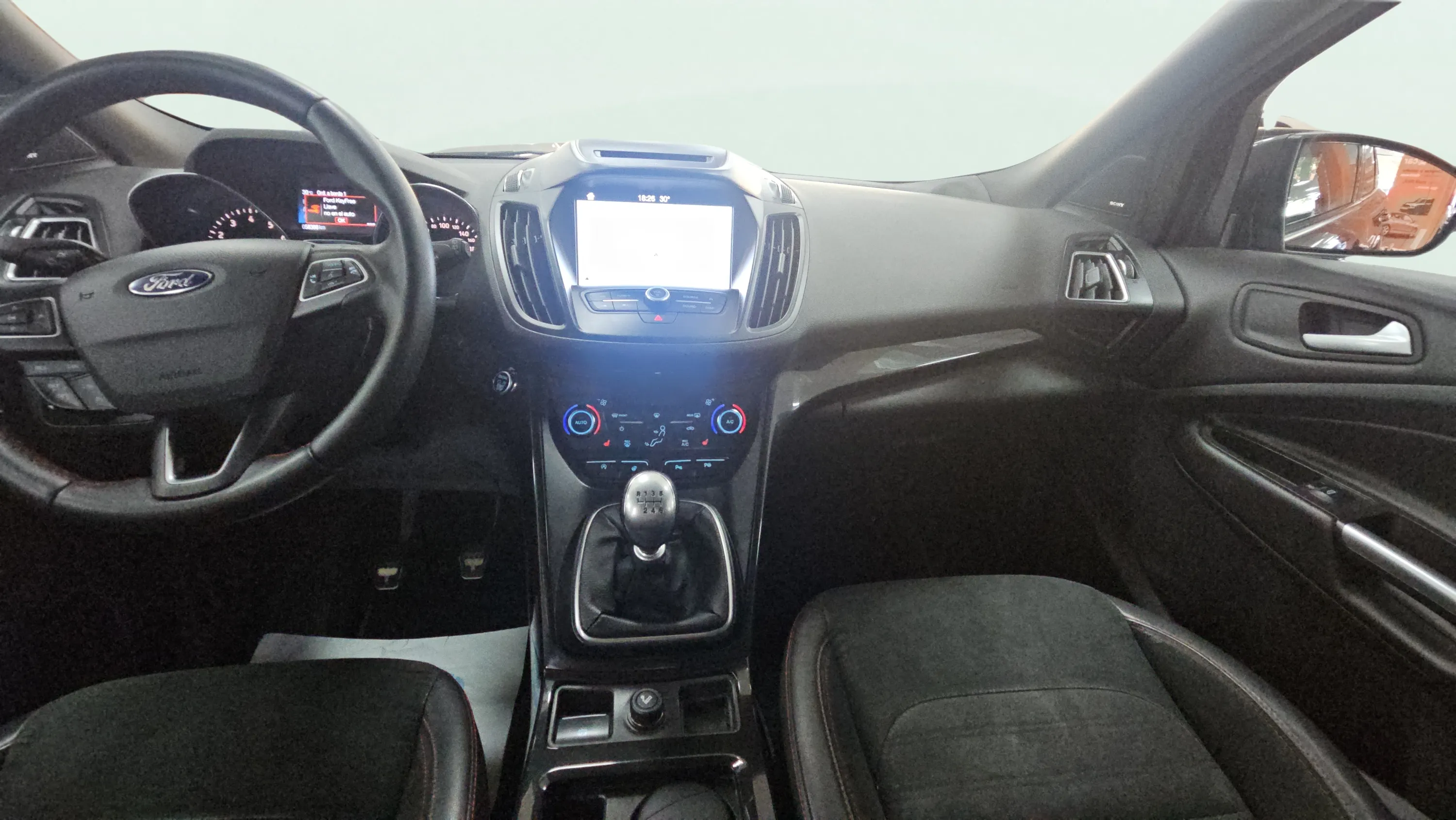 Ford Kuga 1.5 EcoBoost 4x2 ST-Line - foto 12
