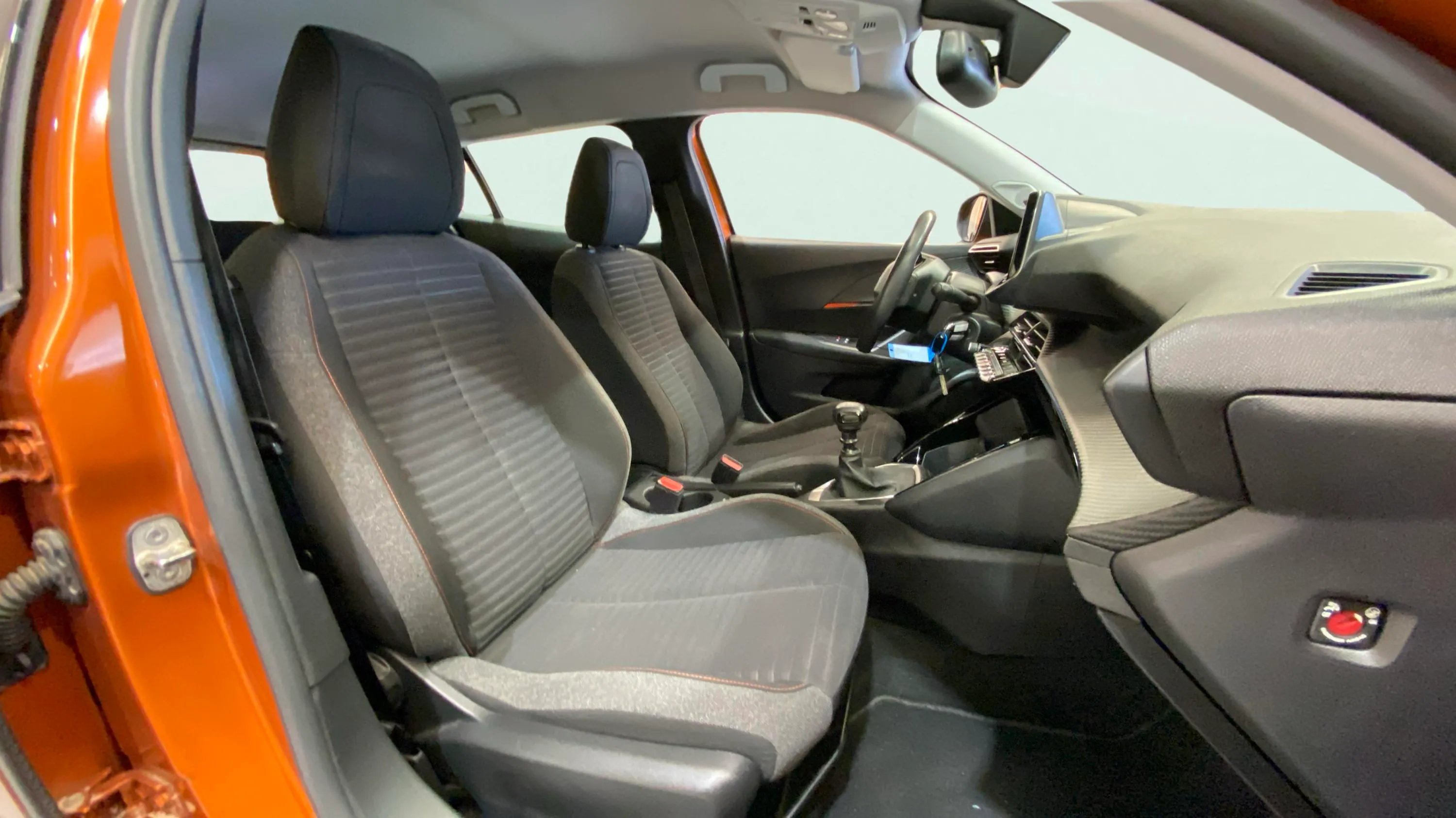 Peugeot 2008 Active Pack PureTech 100 BVM6 - foto 11
