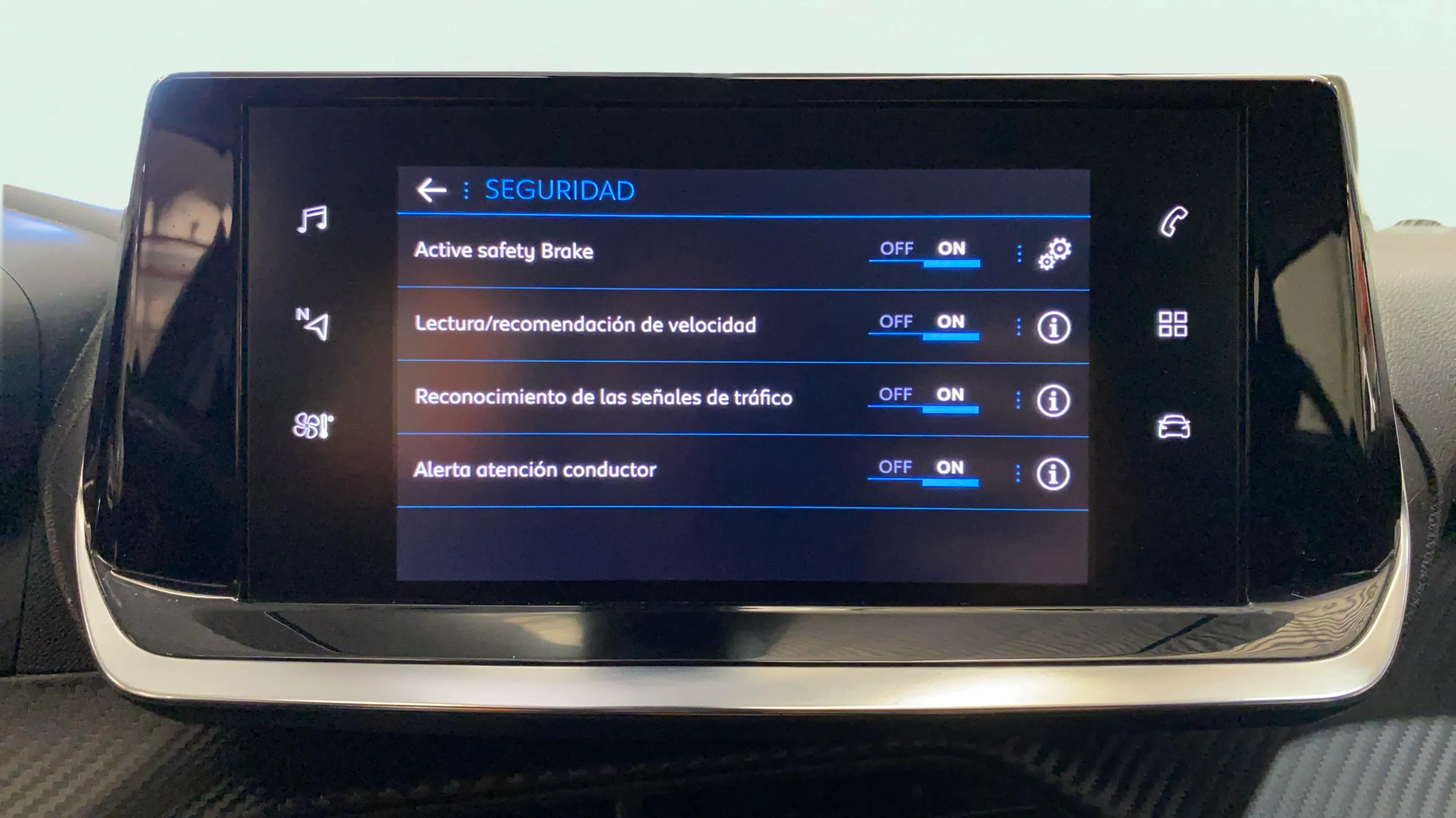 Peugeot 2008 Active Pack PureTech 100 BVM6 - foto 28