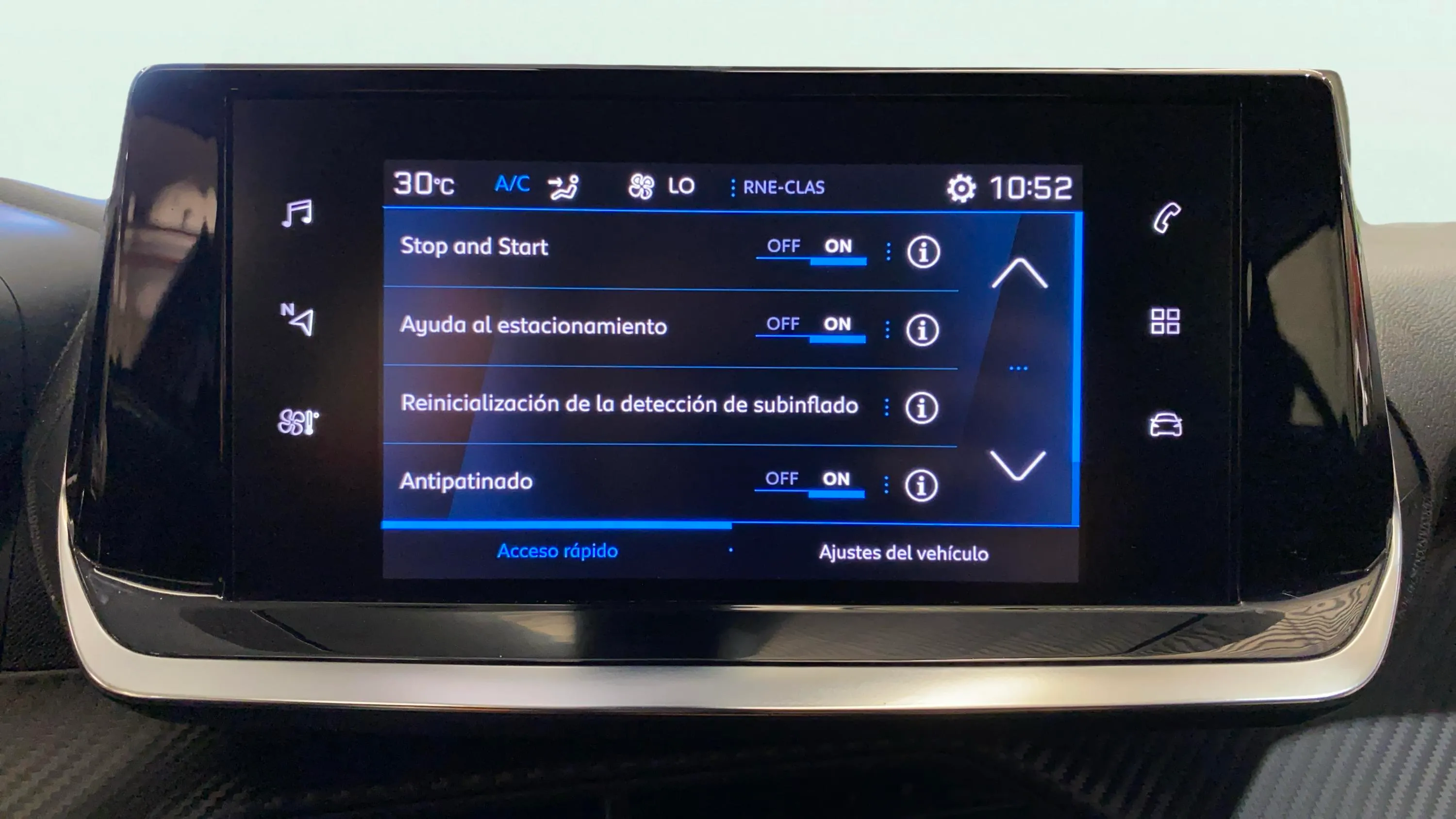 Peugeot 2008 Active Pack PureTech 100 BVM6 - foto 27