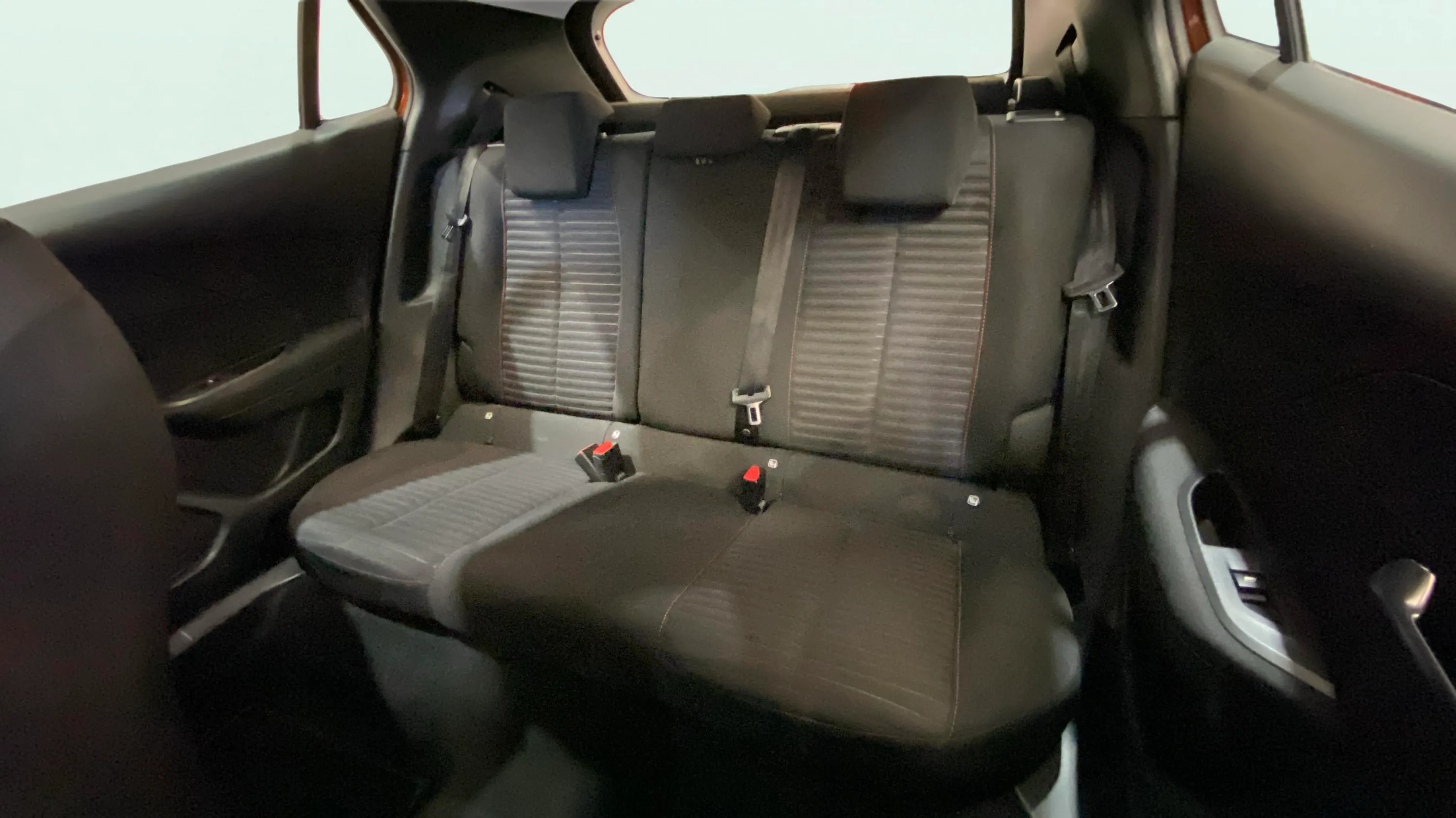 Peugeot 2008 Active Pack PureTech 100 BVM6 - foto 12