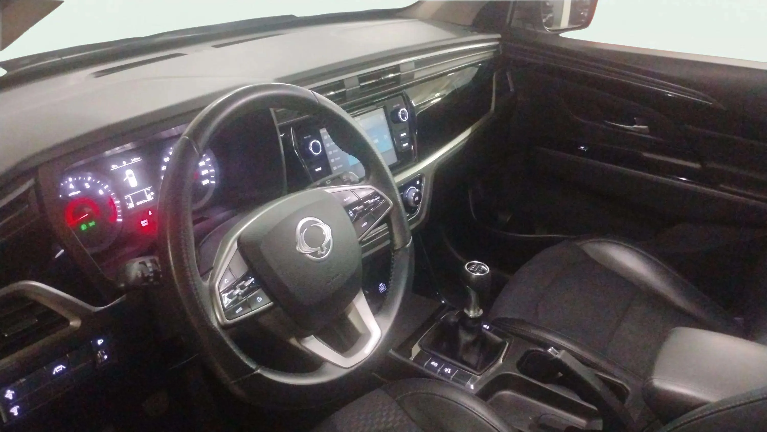SsangYong Korando G15T LP Urban Plus - foto 8