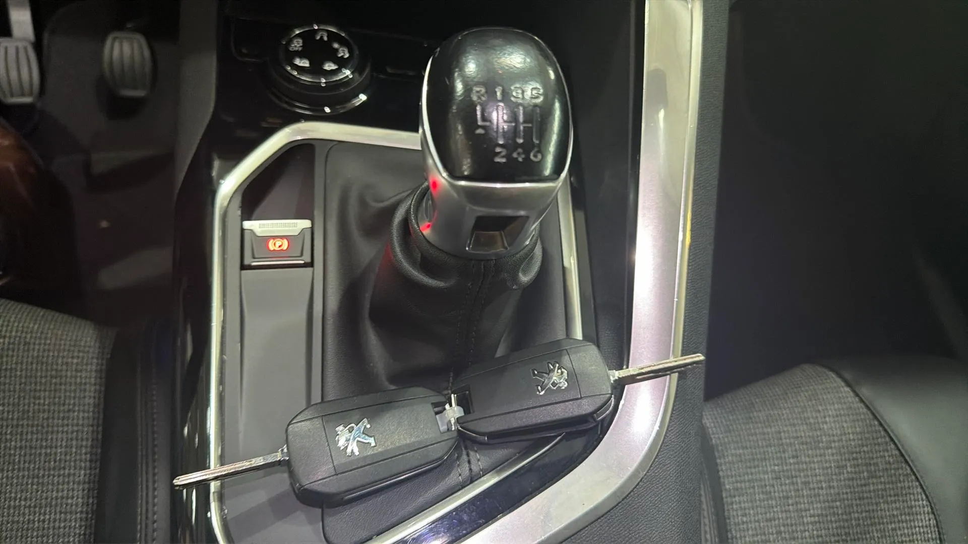 Peugeot 3008 1.2 PureTech Allure - foto 18
