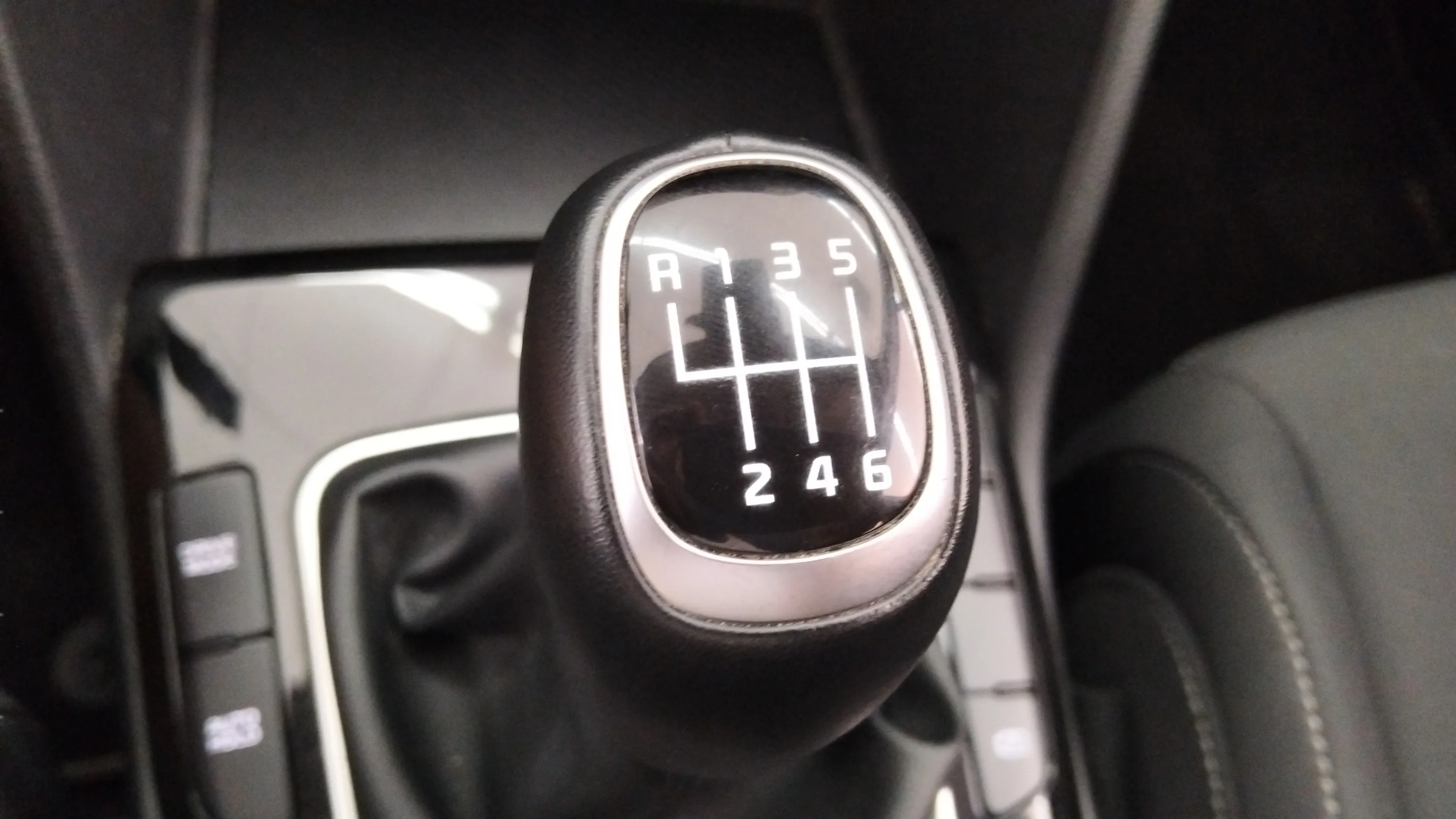 Kia Sportage 1.6 T-GDi Concept 4x2 - foto 23