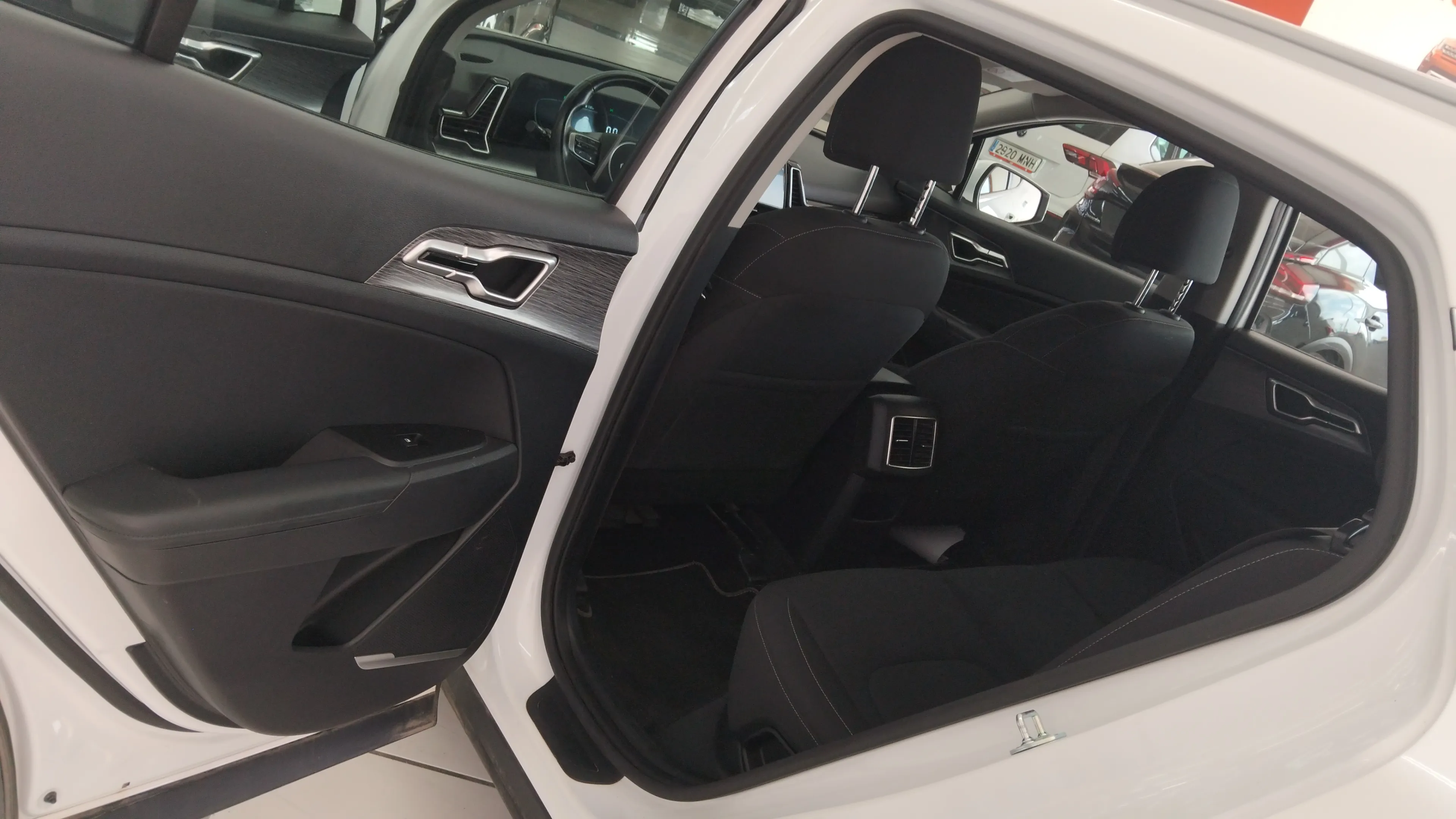 Kia Sportage 1.6 T-GDi Concept 4x2 - foto 11