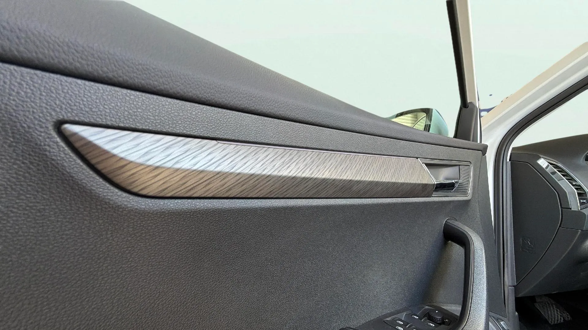 Škoda Karoq 1.5 TSI DSG ACT Ambition - foto 29
