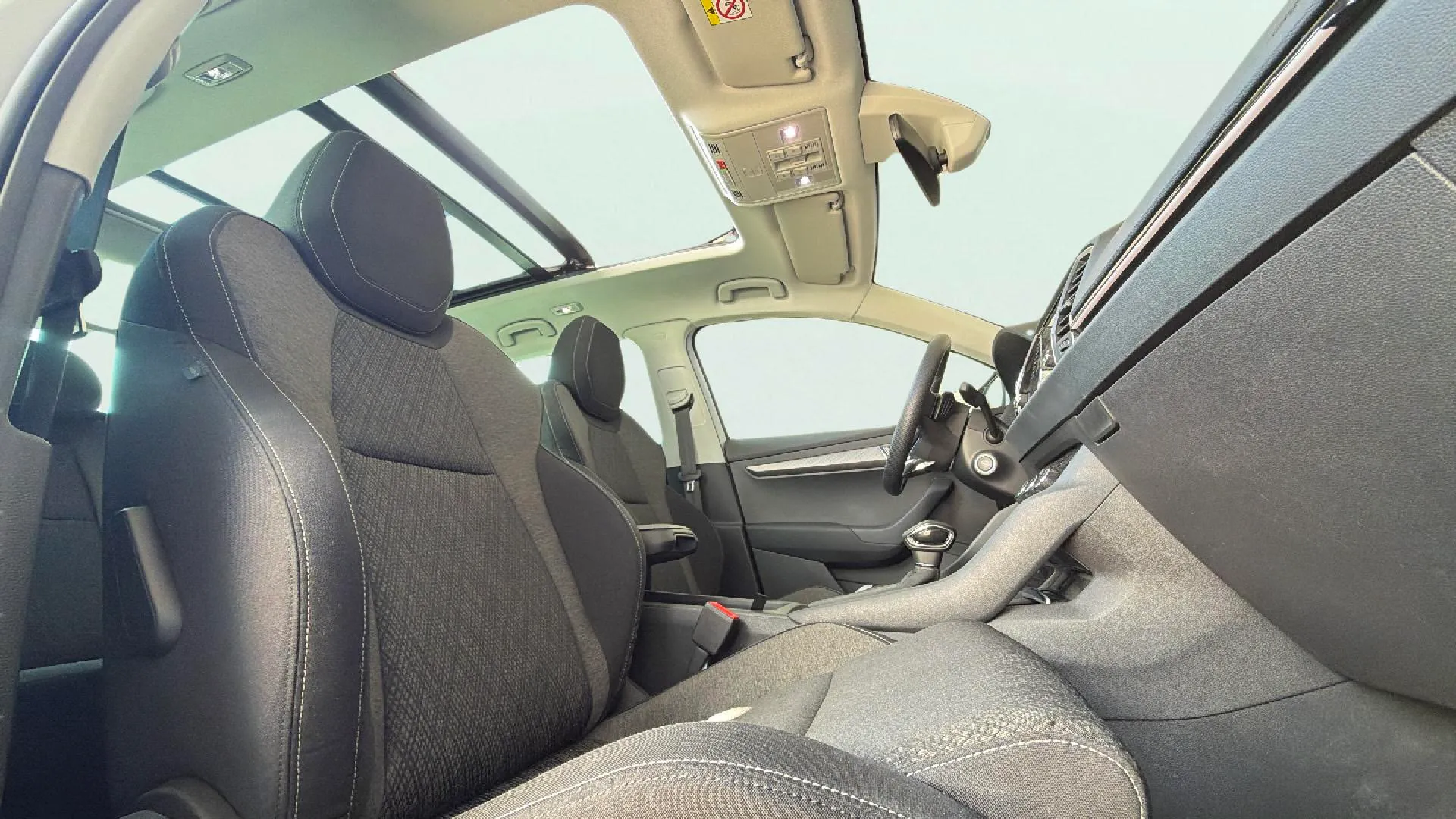 Škoda Karoq 1.5 TSI DSG ACT Ambition - foto 21