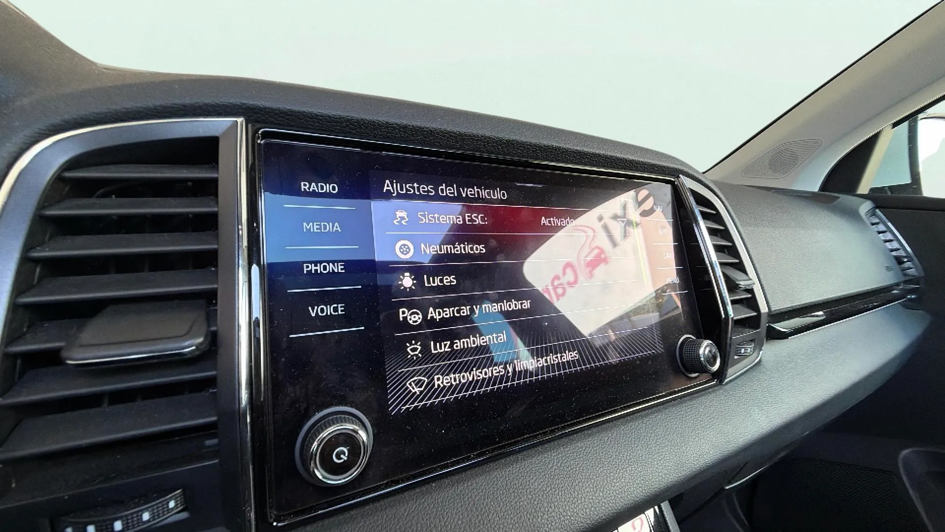 Škoda Karoq 1.5 TSI DSG ACT Ambition - foto 23