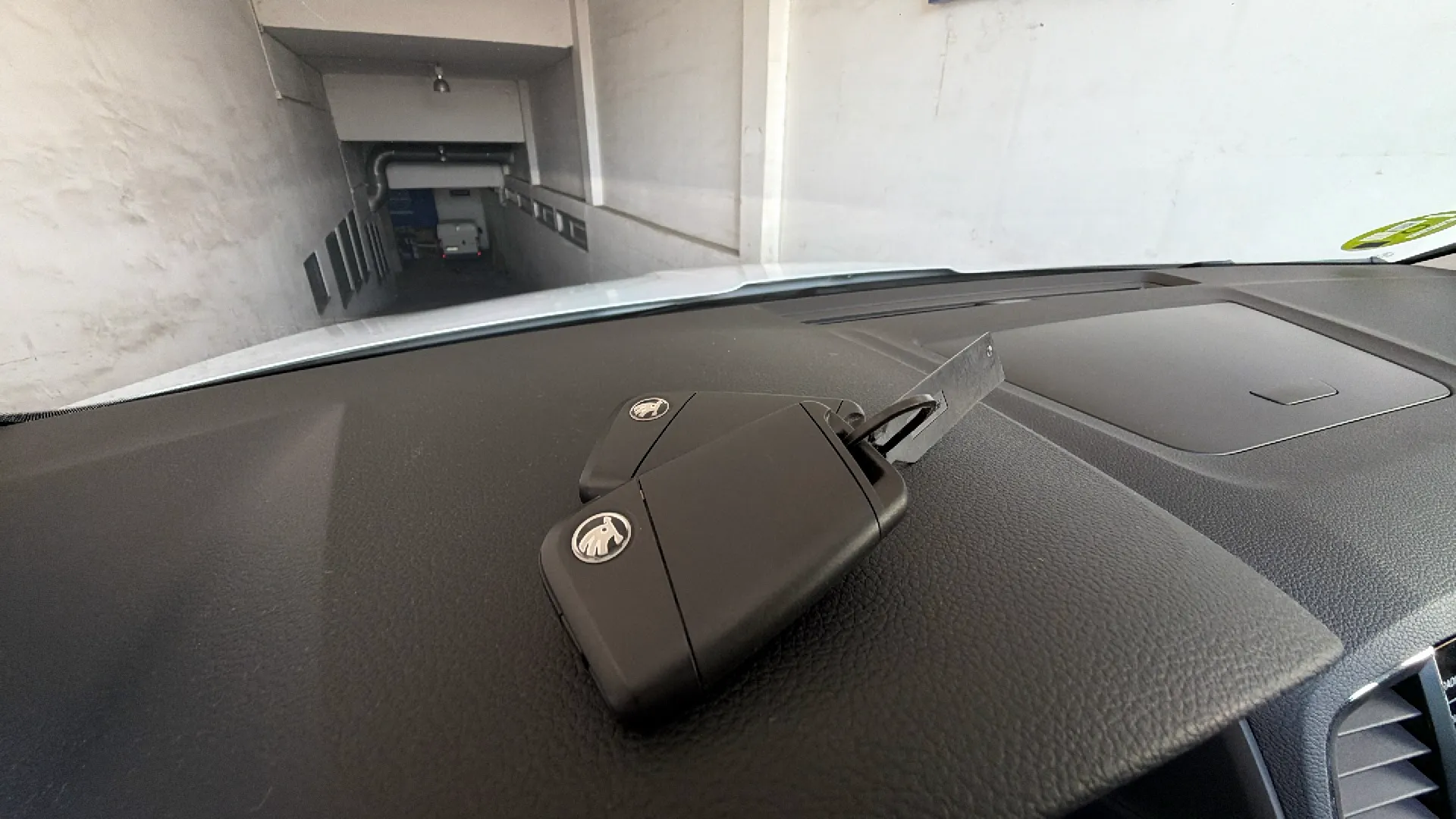 Škoda Karoq 1.5 TSI DSG ACT Ambition - foto 35