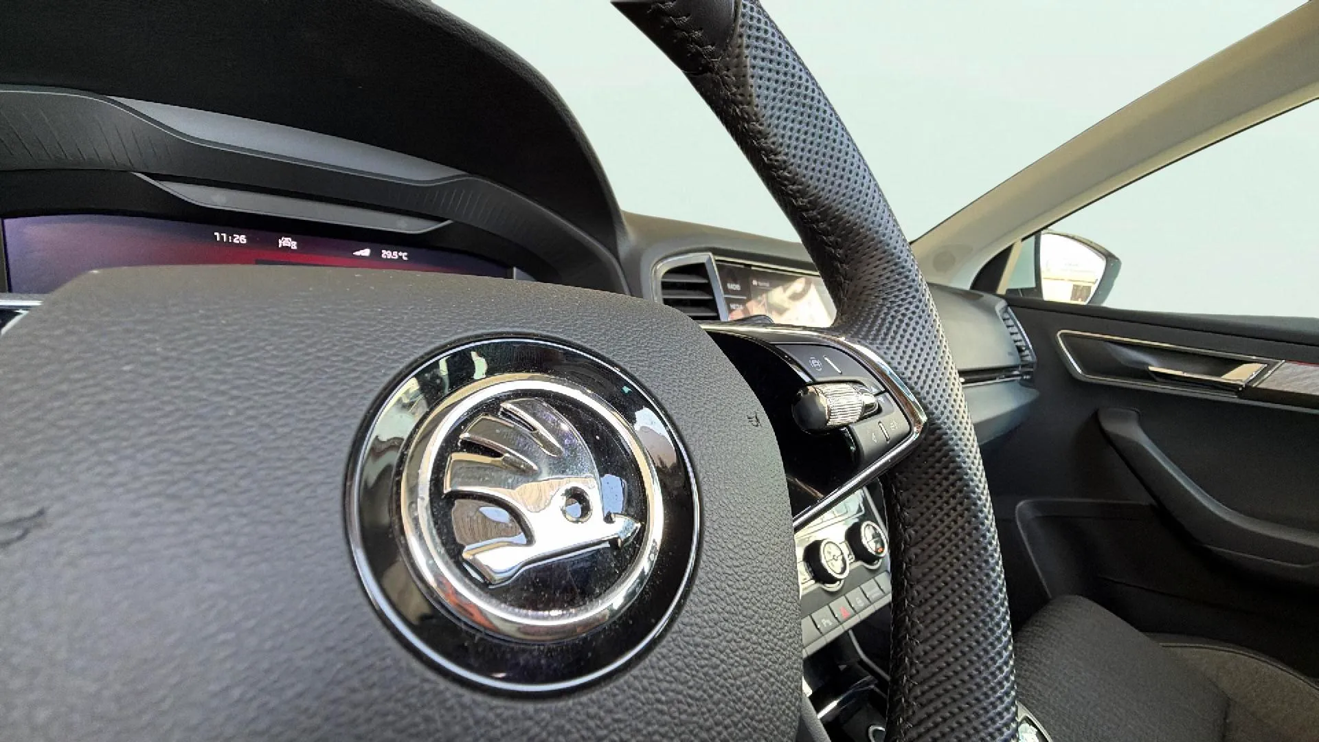 Škoda Karoq 1.5 TSI DSG ACT Ambition - foto 19