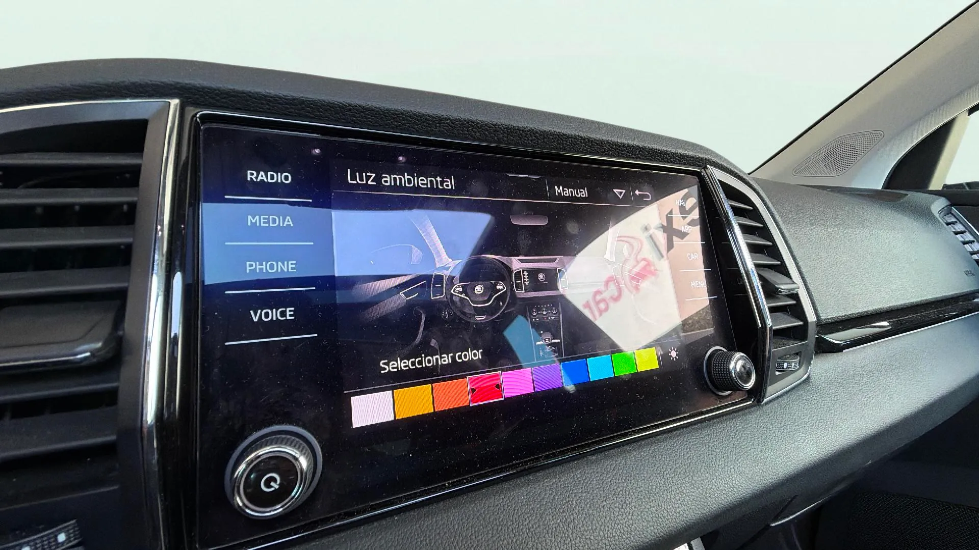 Škoda Karoq 1.5 TSI DSG ACT Ambition - foto 14