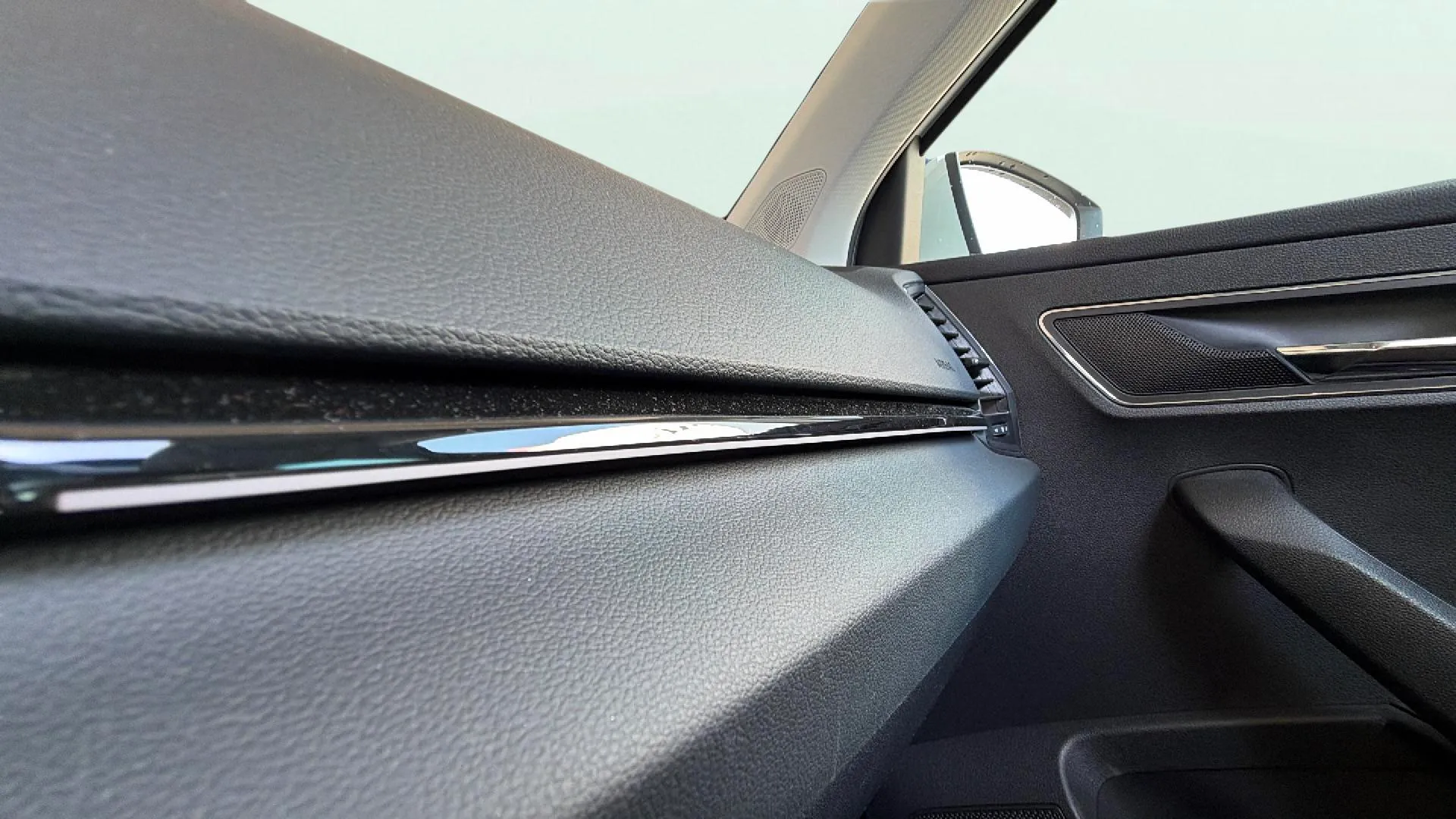 Škoda Karoq 1.5 TSI DSG ACT Ambition - foto 27