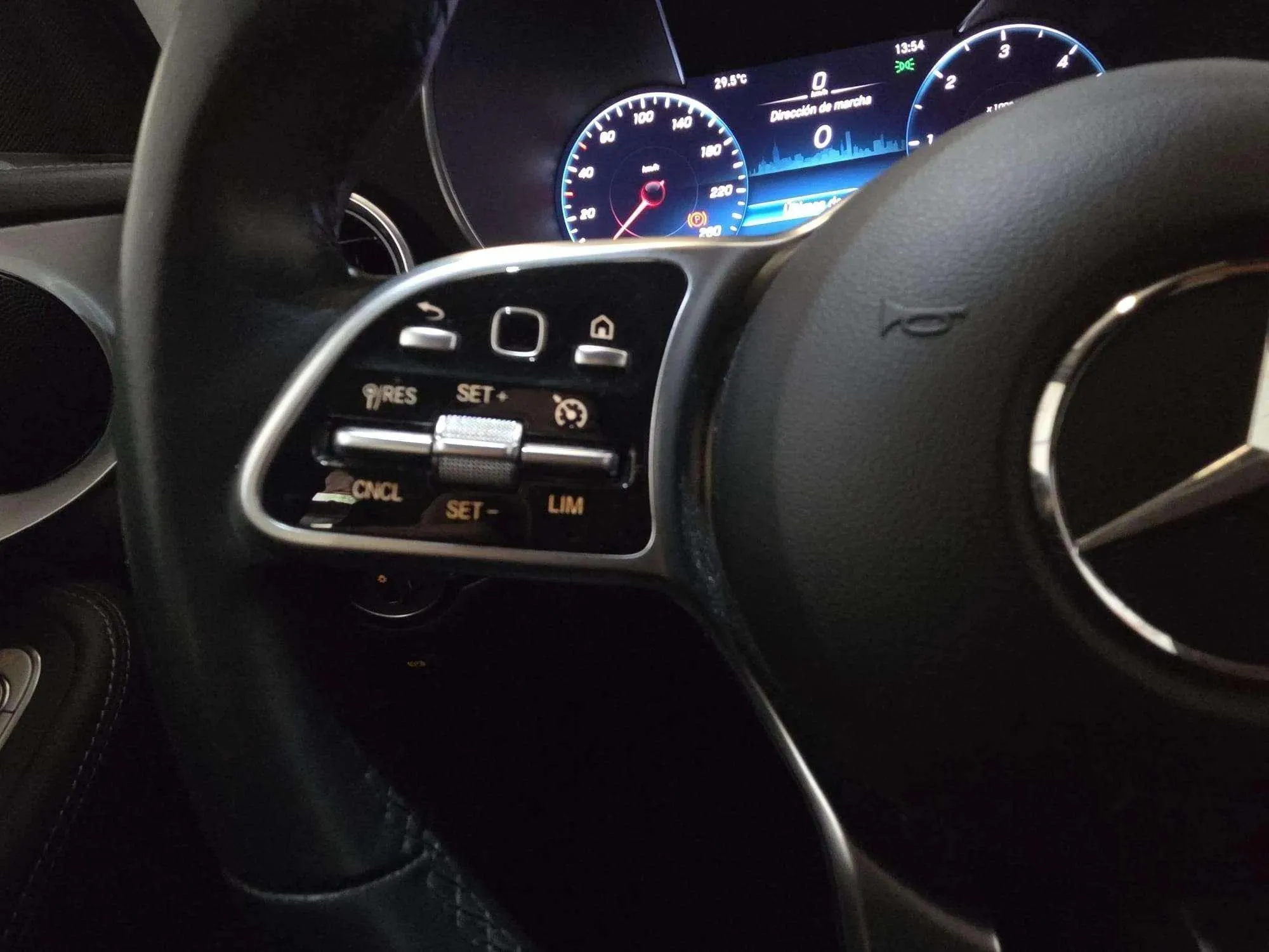 Mercedes-Benz GLC 200 d 4MATIC - foto 16