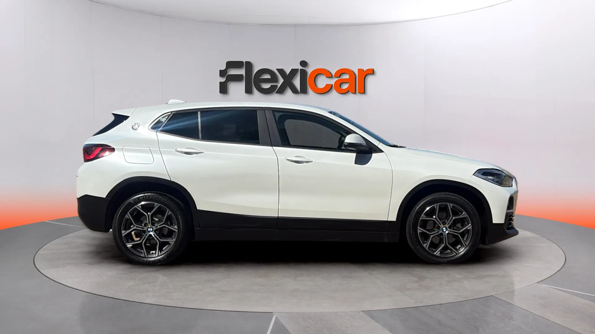 BMW X2 sDrive18i - foto 8