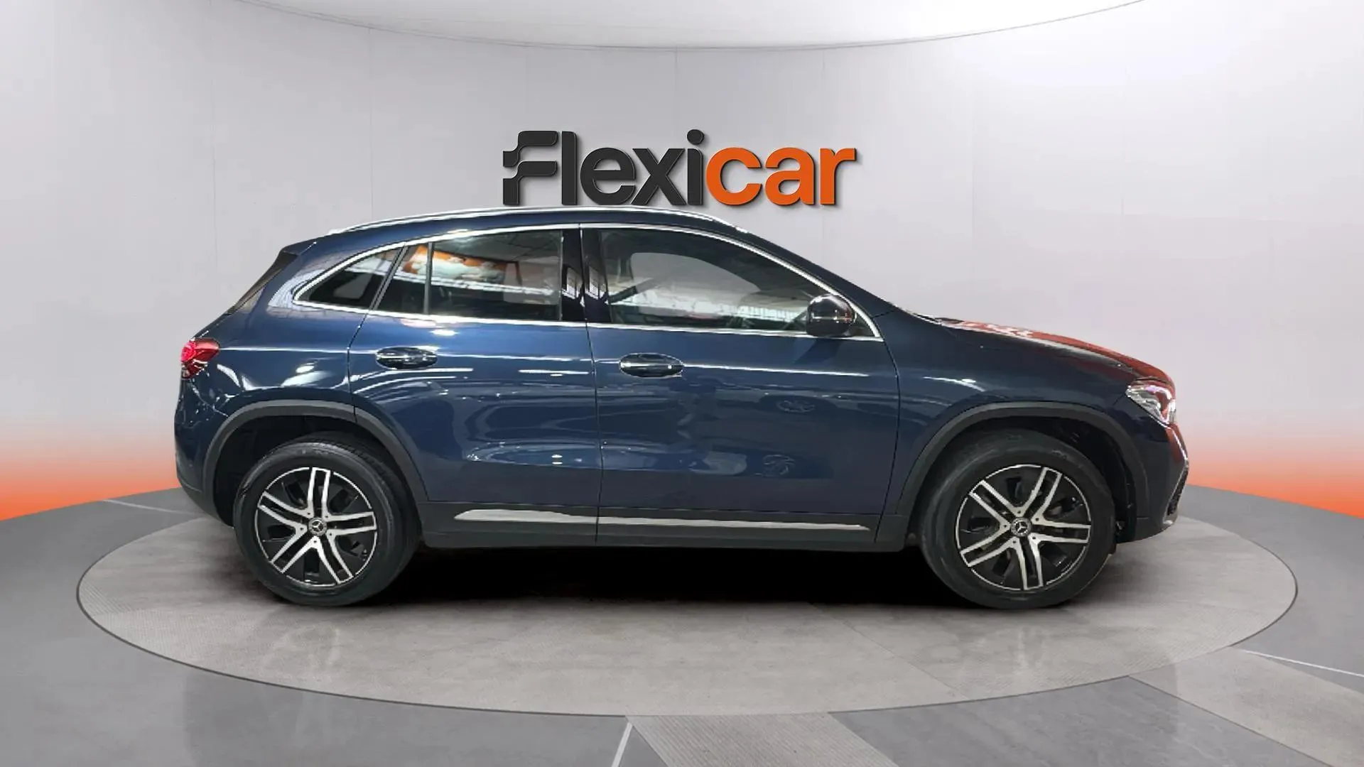 Mercedes-Benz GLA 200 D - foto 8