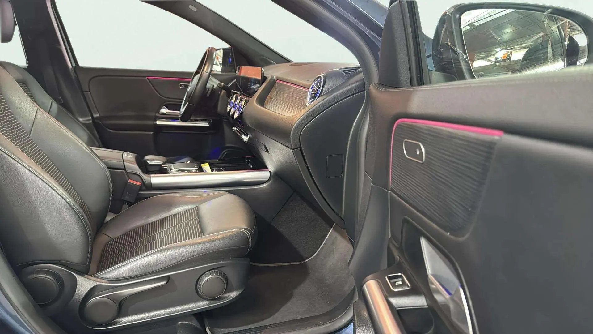Mercedes-Benz GLA 200 D - foto 23