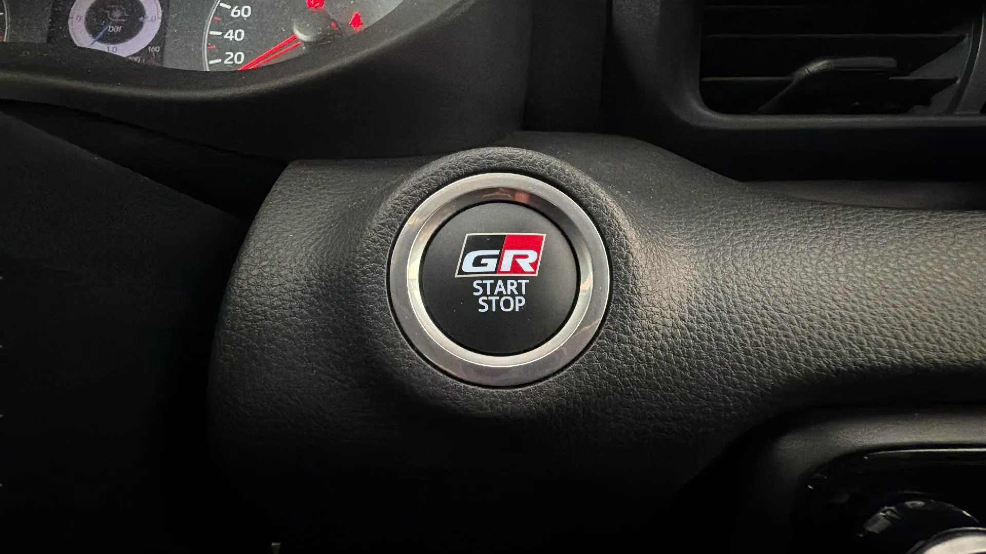 Toyota Yaris 1.6 RZ Circuit Pack - foto 25
