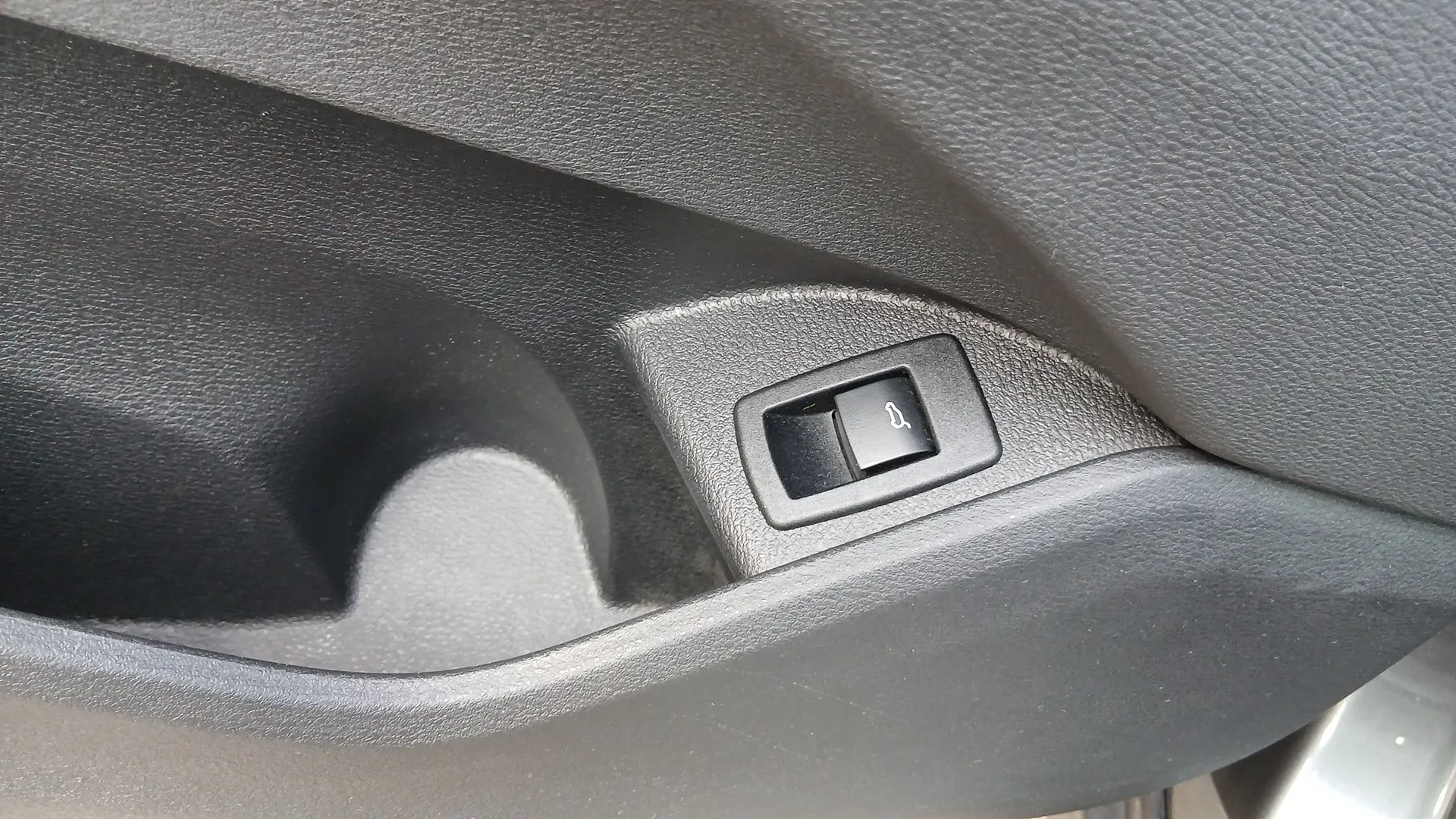 BMW X1 sDrive18i - foto 12