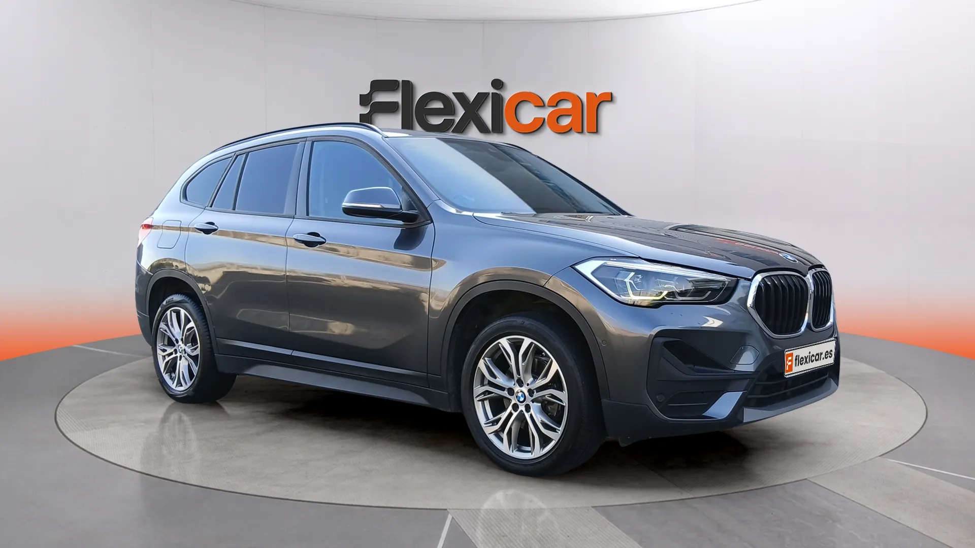 BMW X1 sDrive18i - foto 1