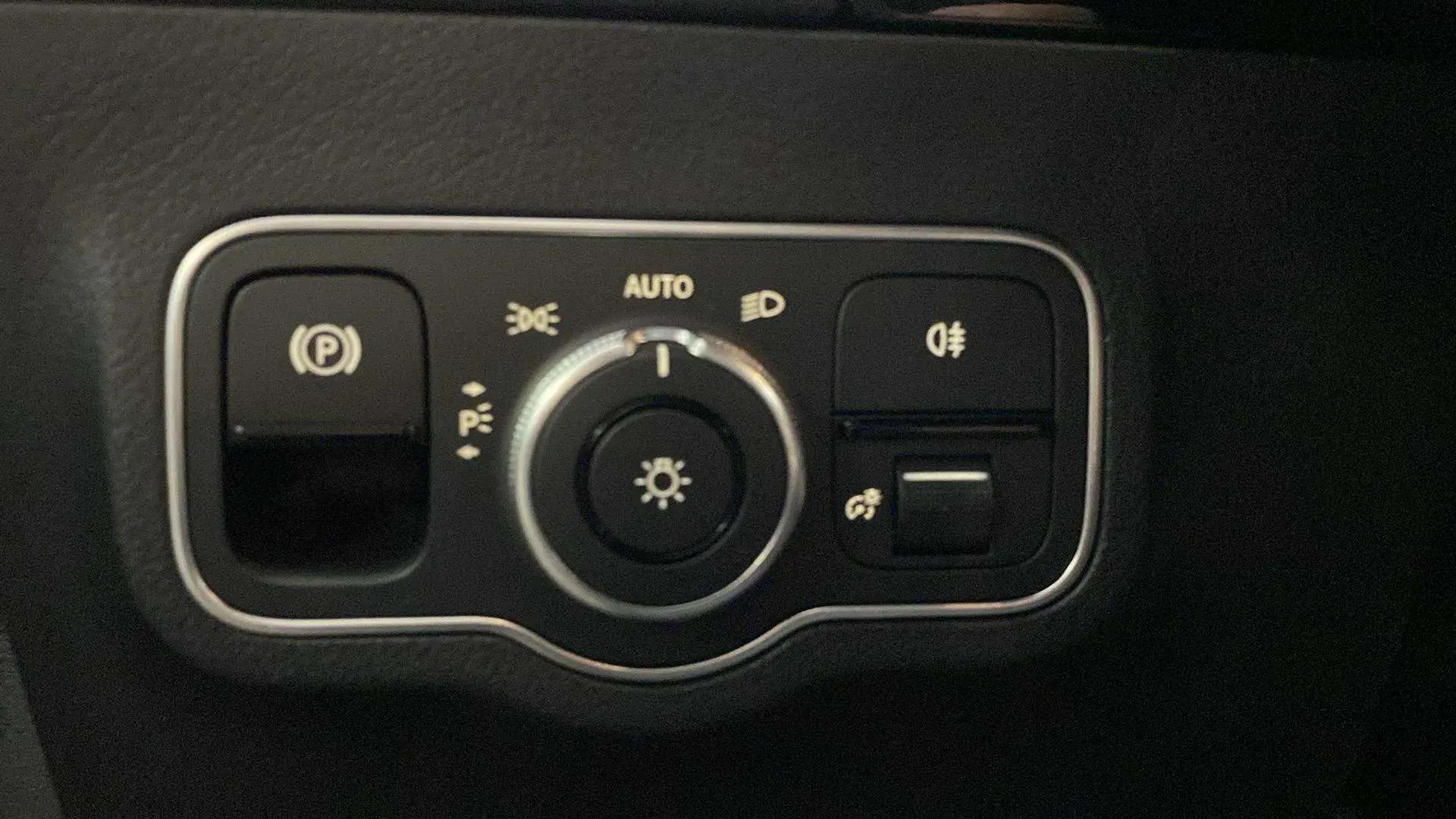 Mercedes-Benz GLA 200 D - foto 16
