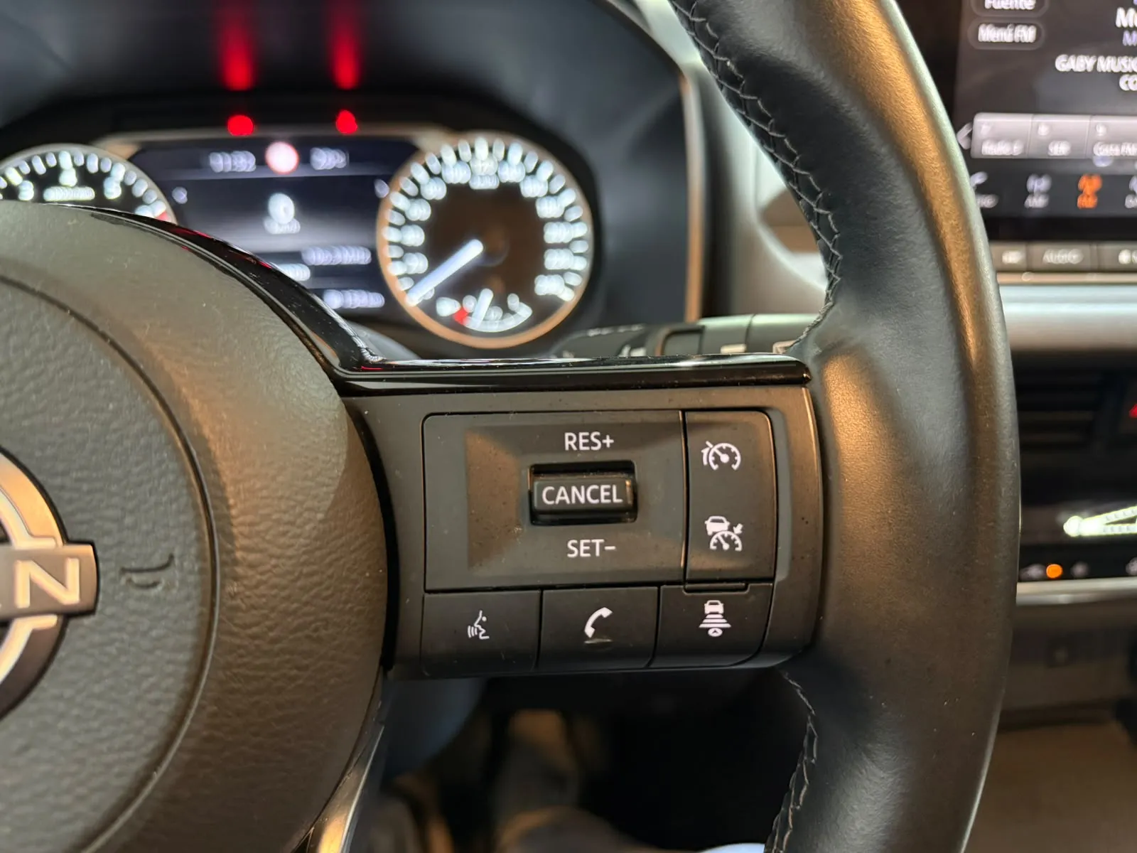 Nissan Qashqai DIG-T mHEV 4x2 Acenta - foto 24