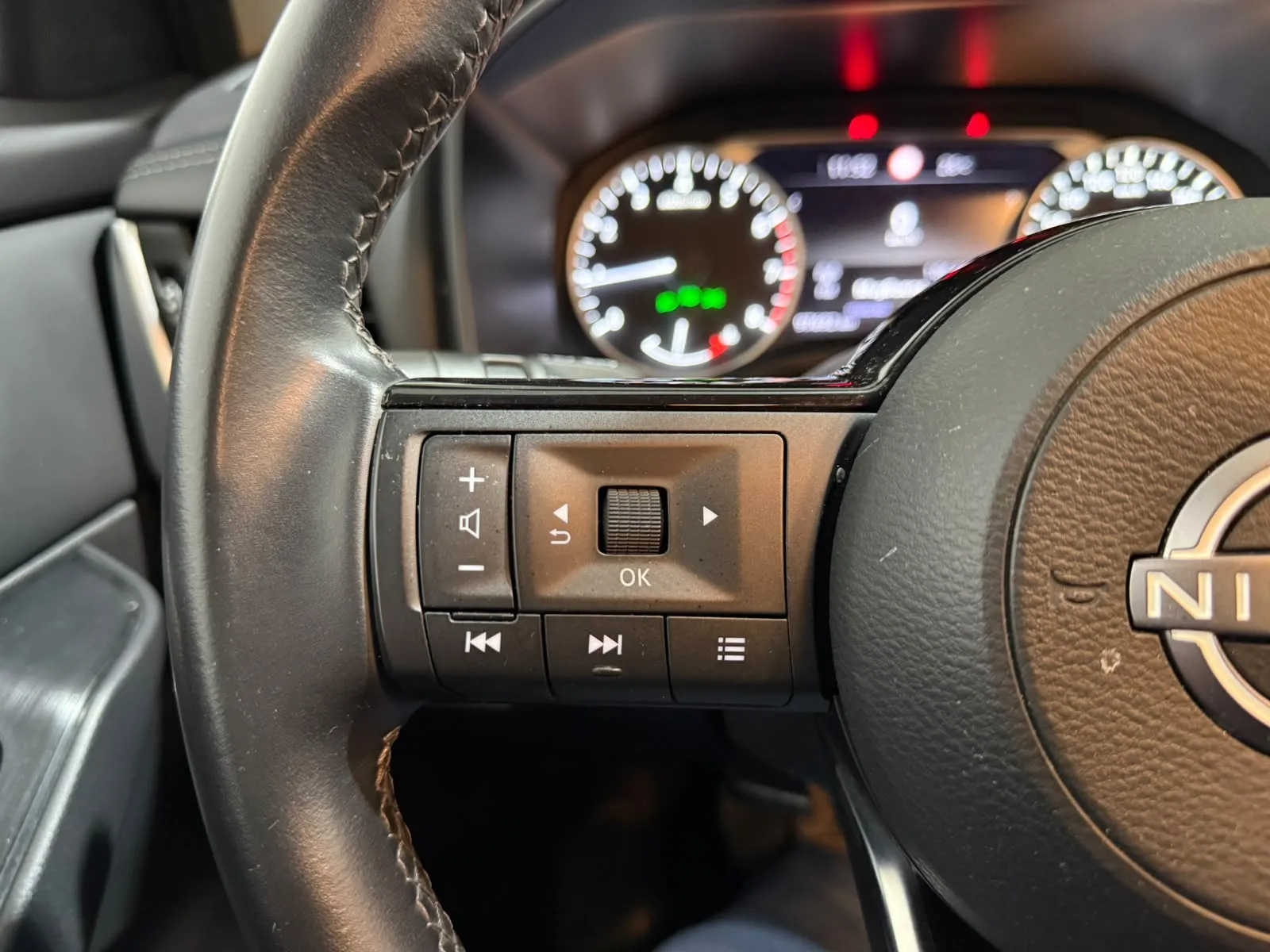 Nissan Qashqai DIG-T mHEV 4x2 Acenta - foto 23
