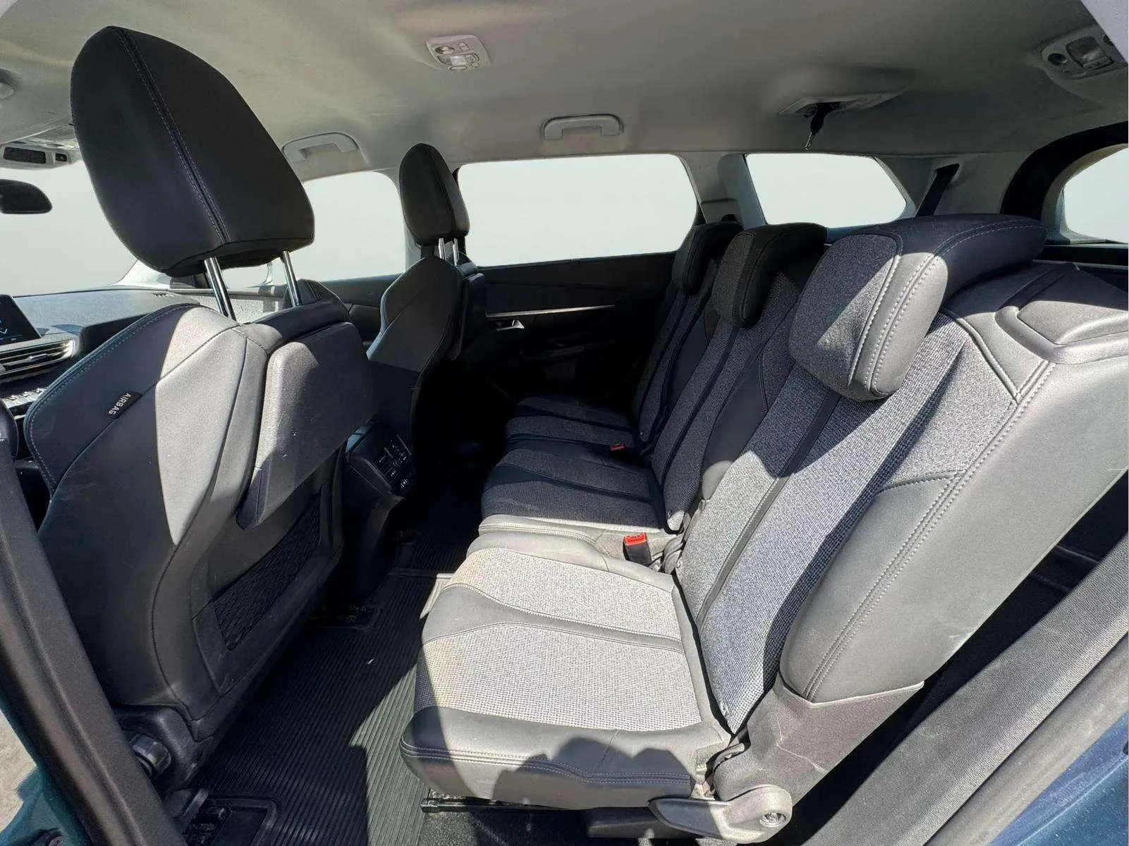 Peugeot 5008 Active 1.2L PureTech (130) EAT8 - foto 12