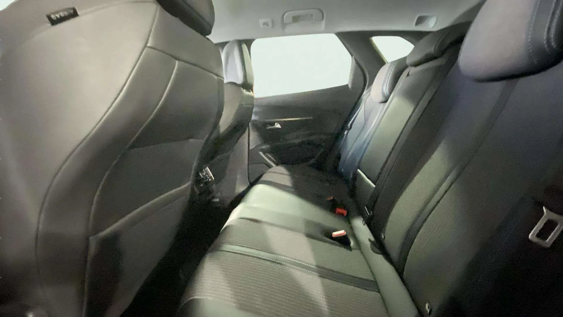 Peugeot 3008 1.5 BlueHDi Allure EAT8 - foto 13