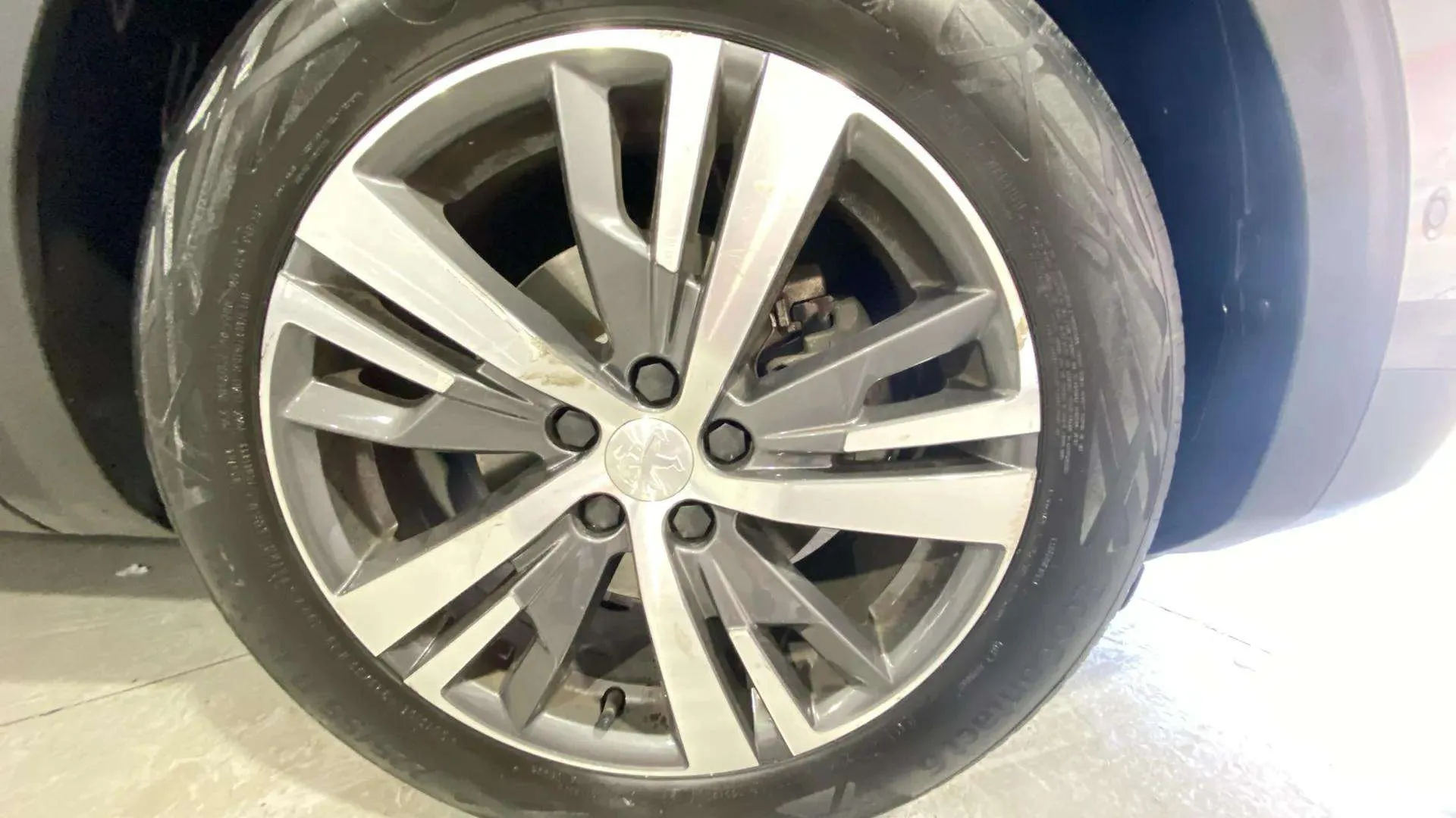 Peugeot 3008 1.5 BlueHDi Allure EAT8 - foto 18
