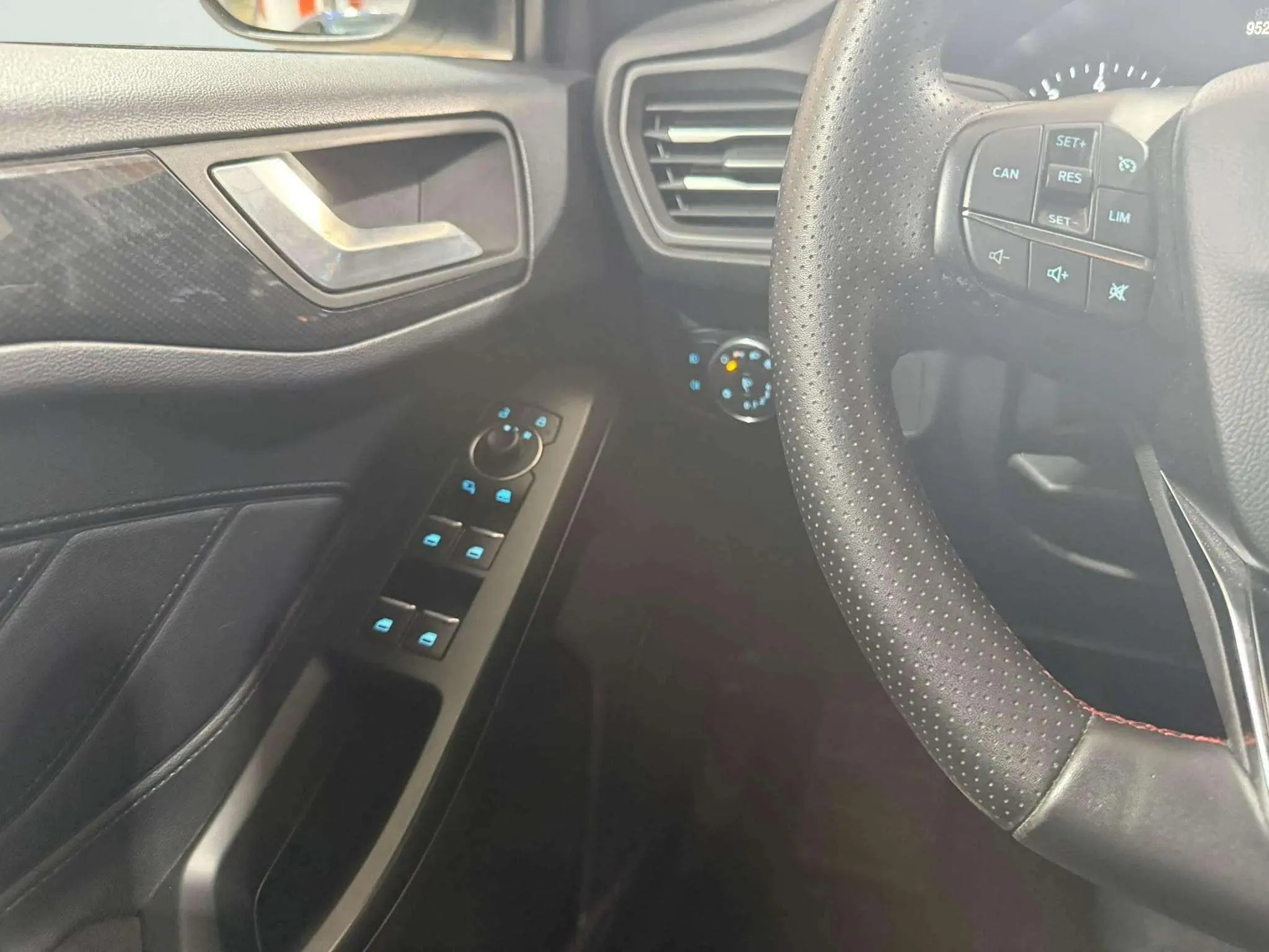 Ford Focus 1.0 EcoBoost MHEV ST-Line - foto 20