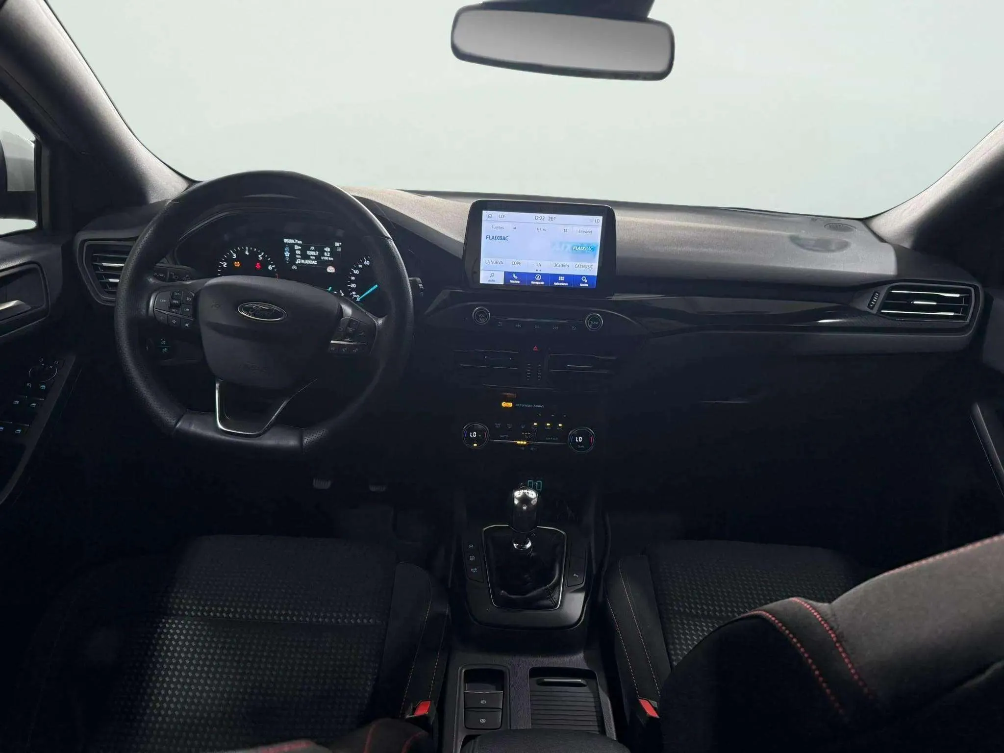 Ford Focus 1.0 EcoBoost MHEV ST-Line - foto 24