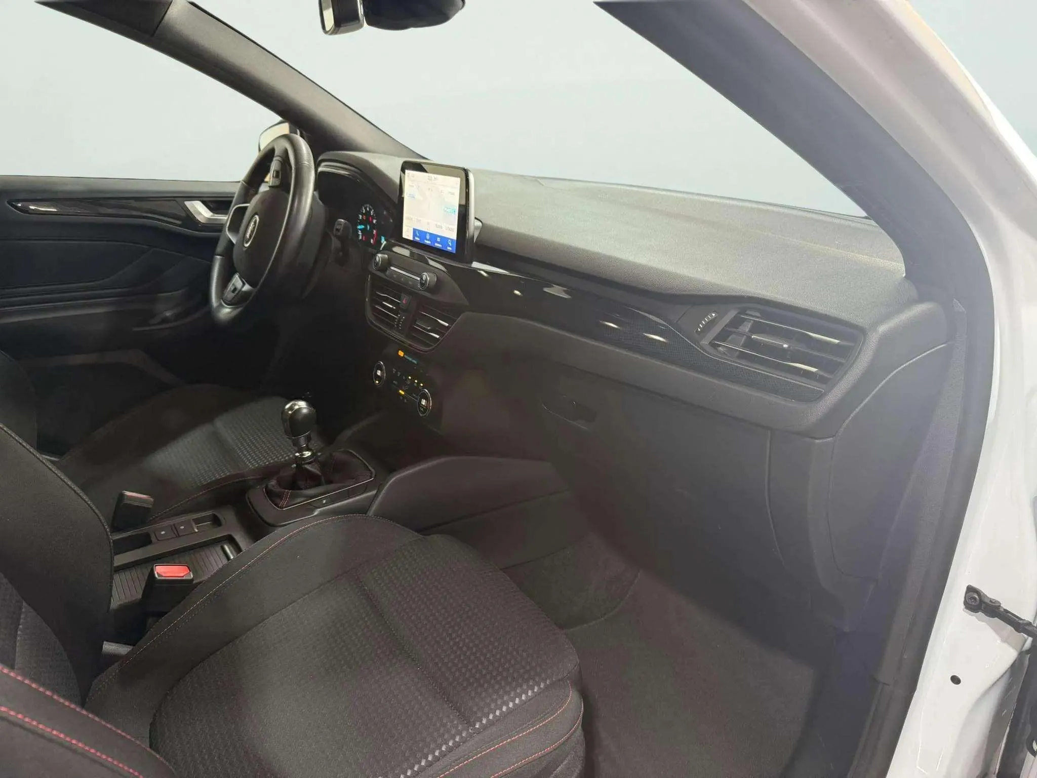 Ford Focus 1.0 EcoBoost MHEV ST-Line - foto 10